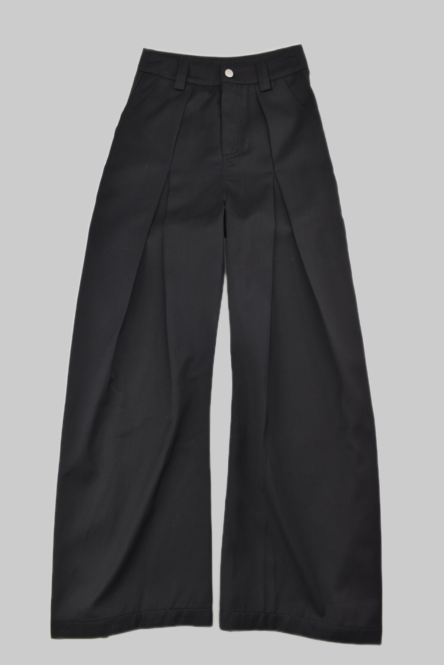 ブラック ワイドタックパンツ　レディース