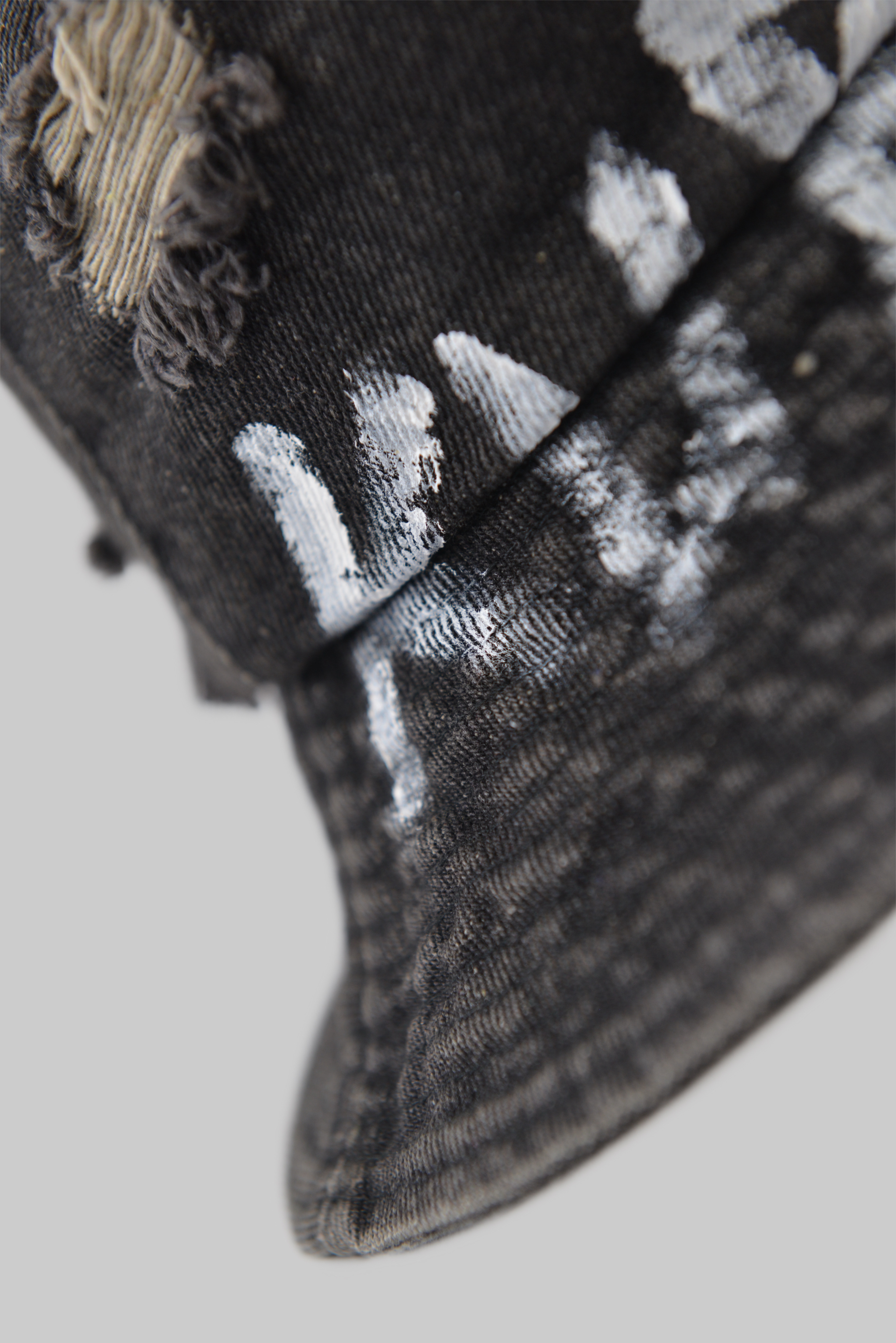 KURORO Distressed Graffiti Bucket Hat」 （クロロディストレスト グラフィティ バケットハット）