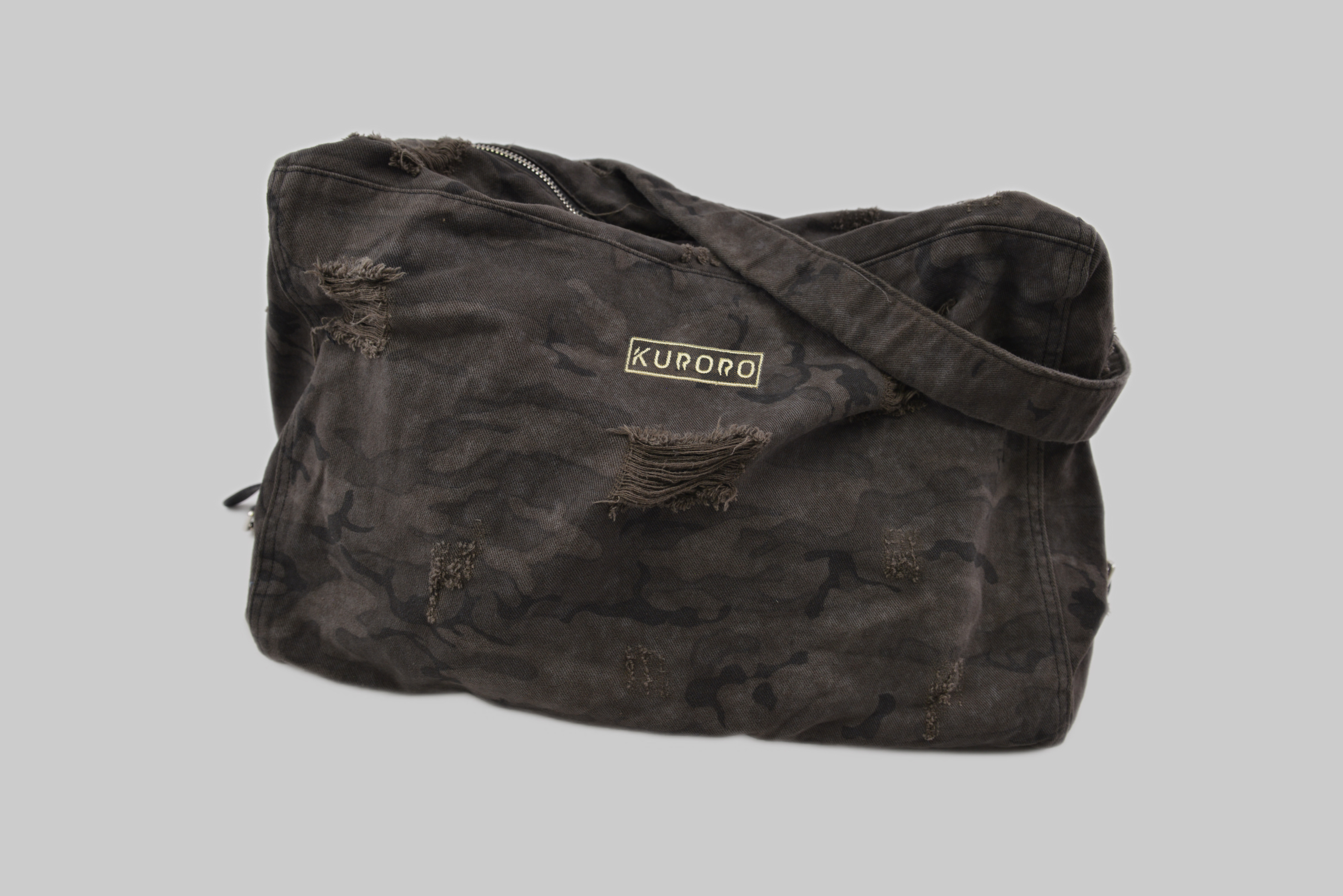 KURORO Distressed Camo Duffel Bag （クロロ ディストレスト カモ ダッフルバッグ）　ブラックカモ