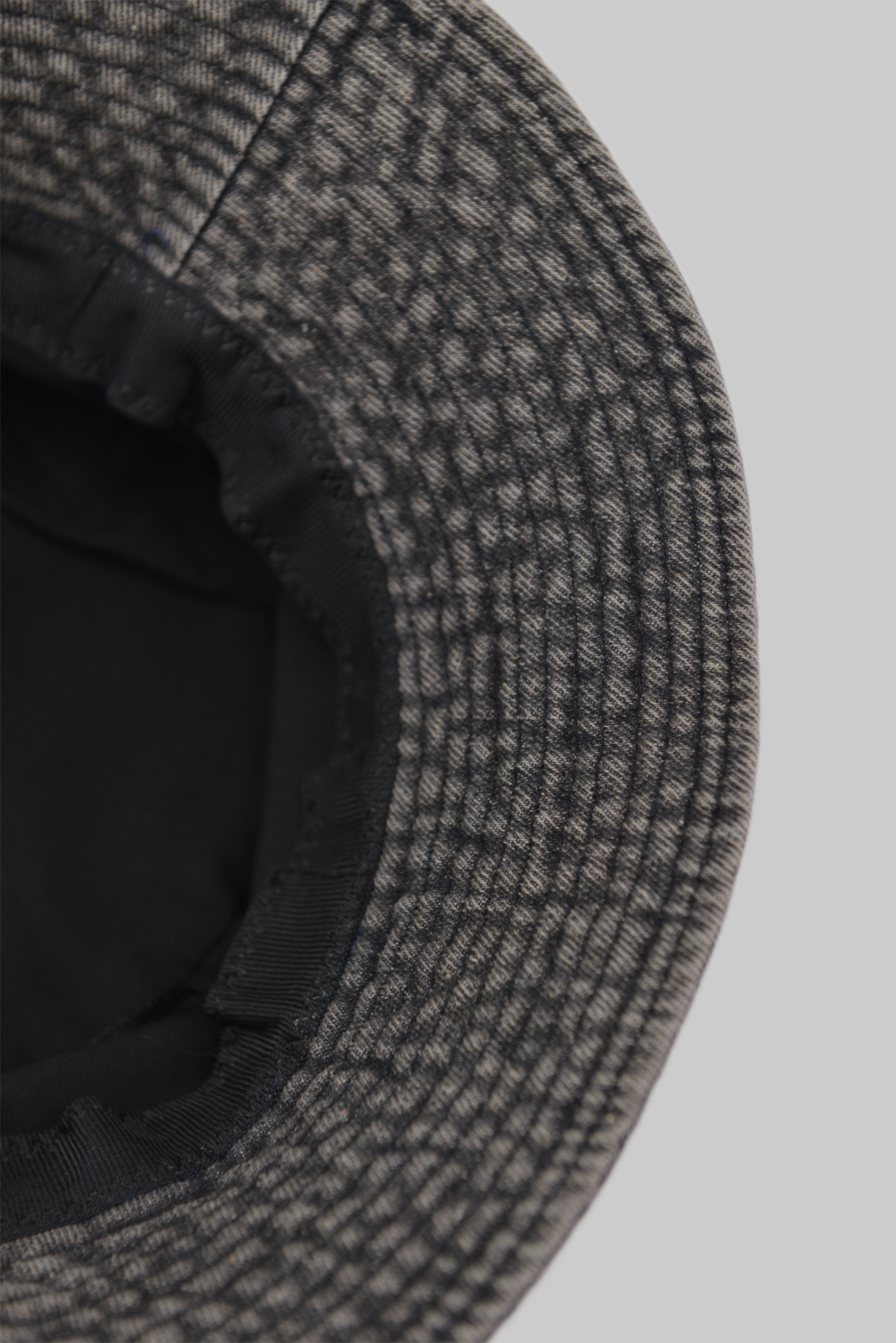 KURORO Distressed Graffiti Bucket Hat」 （クロロディストレスト グラフィティ バケットハット）グレー