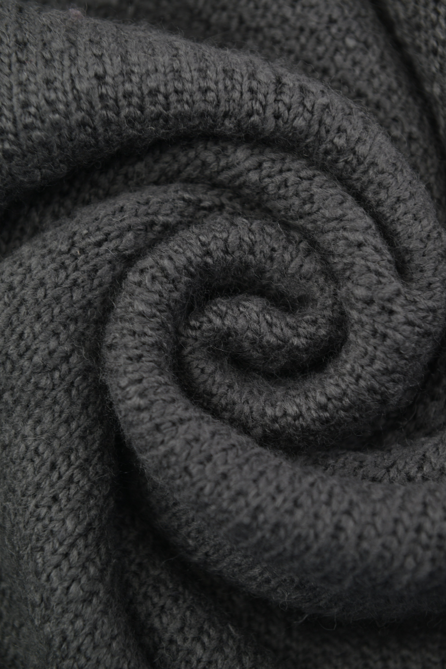 エッセンシャル ニットプルオーバー KURORO Essential Knit Pullover  グレー サイズ: M