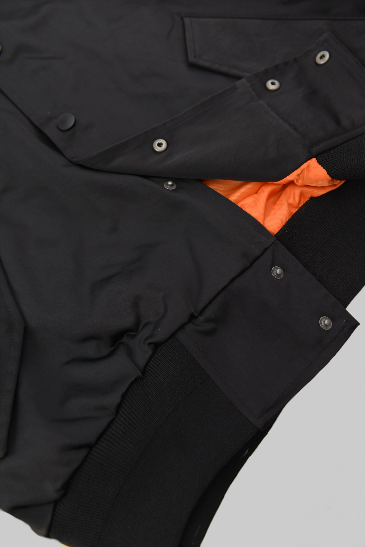 Fortythree バックエンボス MA-1ジャケット (Fortythree Embossed Back MA-1 Jacket) サイズ: S