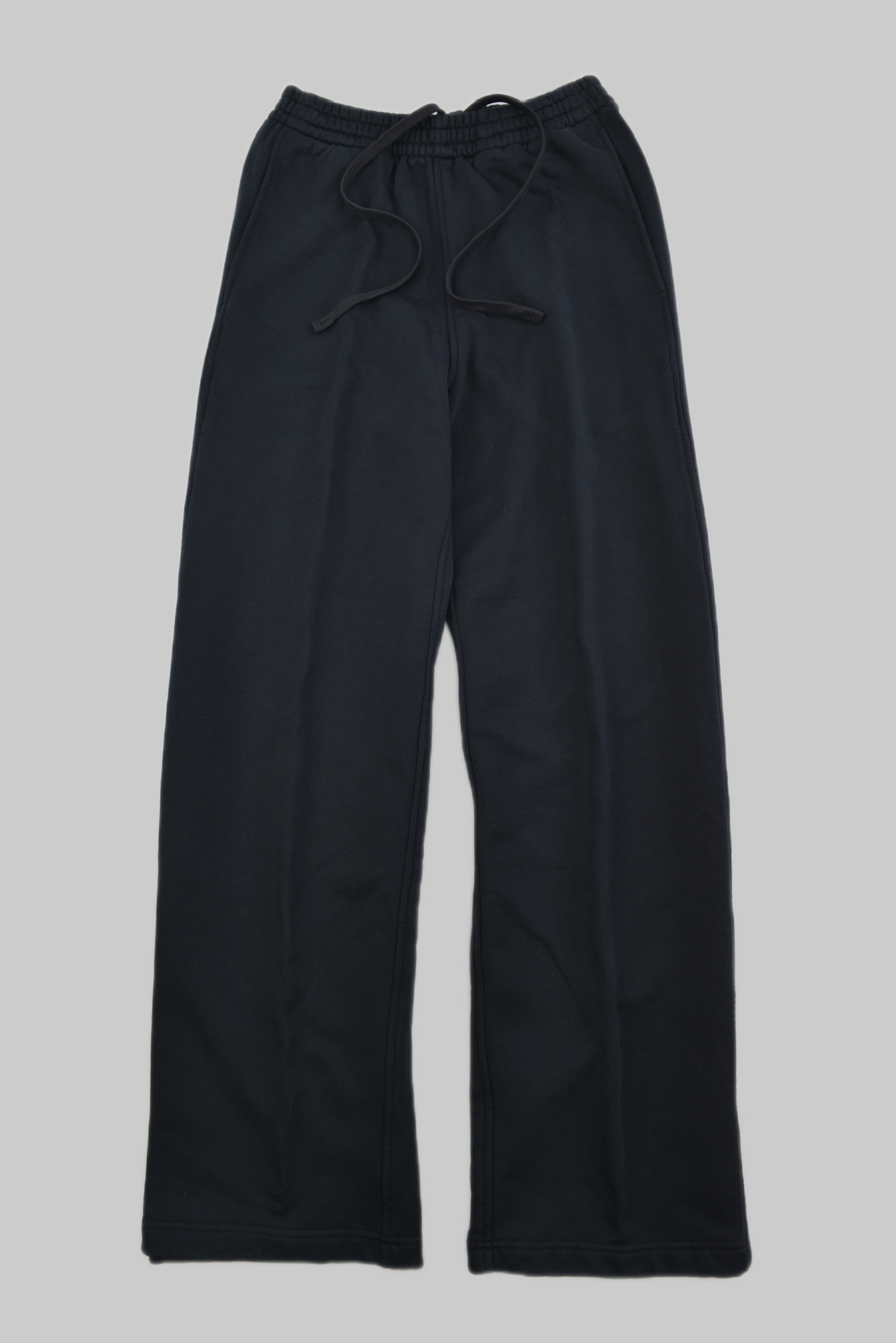 KURORO Relax Straight Sweat Pants（リラックス ストレート スウェットパンツ）