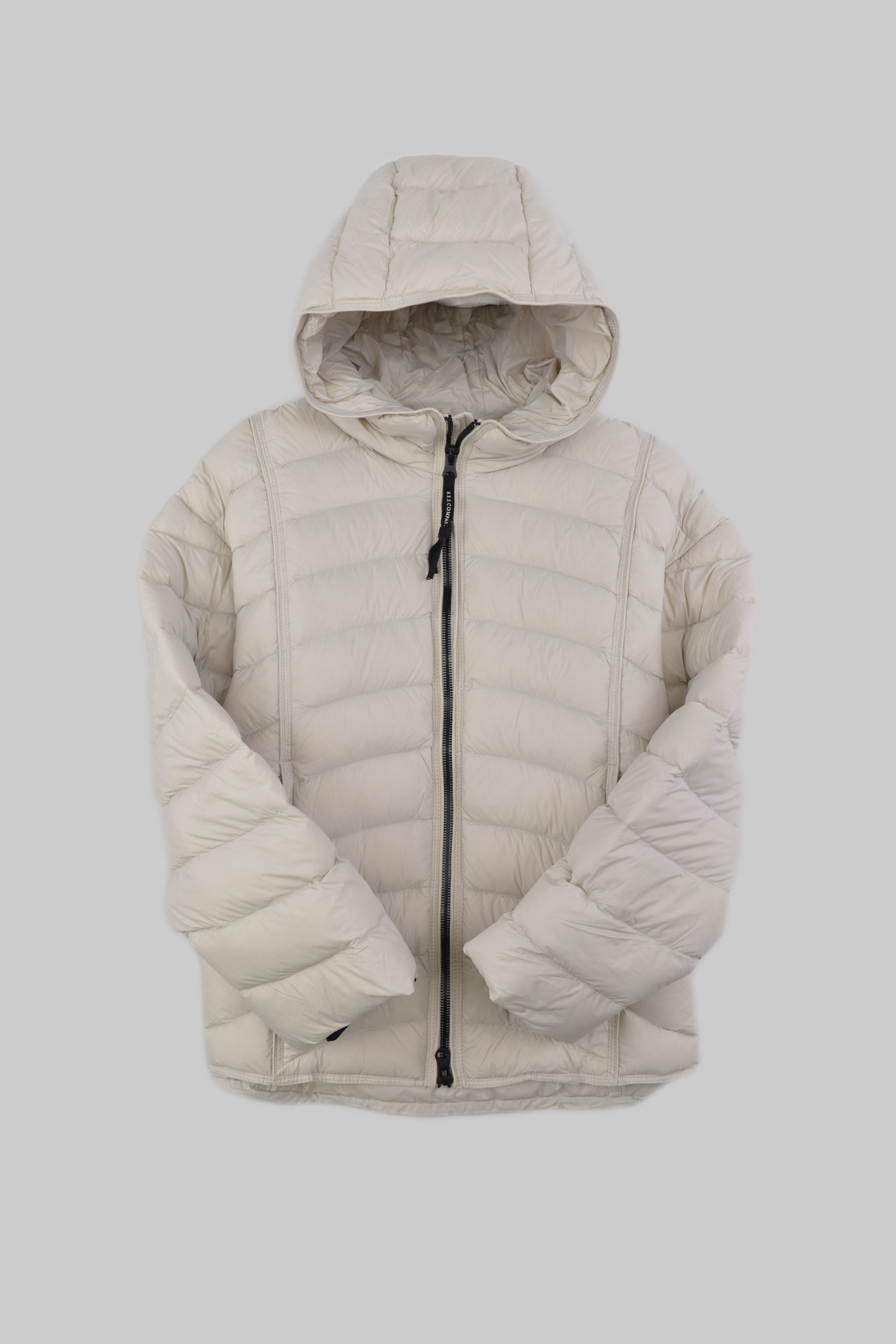 エッセンシャル フード ダウンジャケット 　KURORO Essential Hood Down Jacket　Snow White サイズ: M