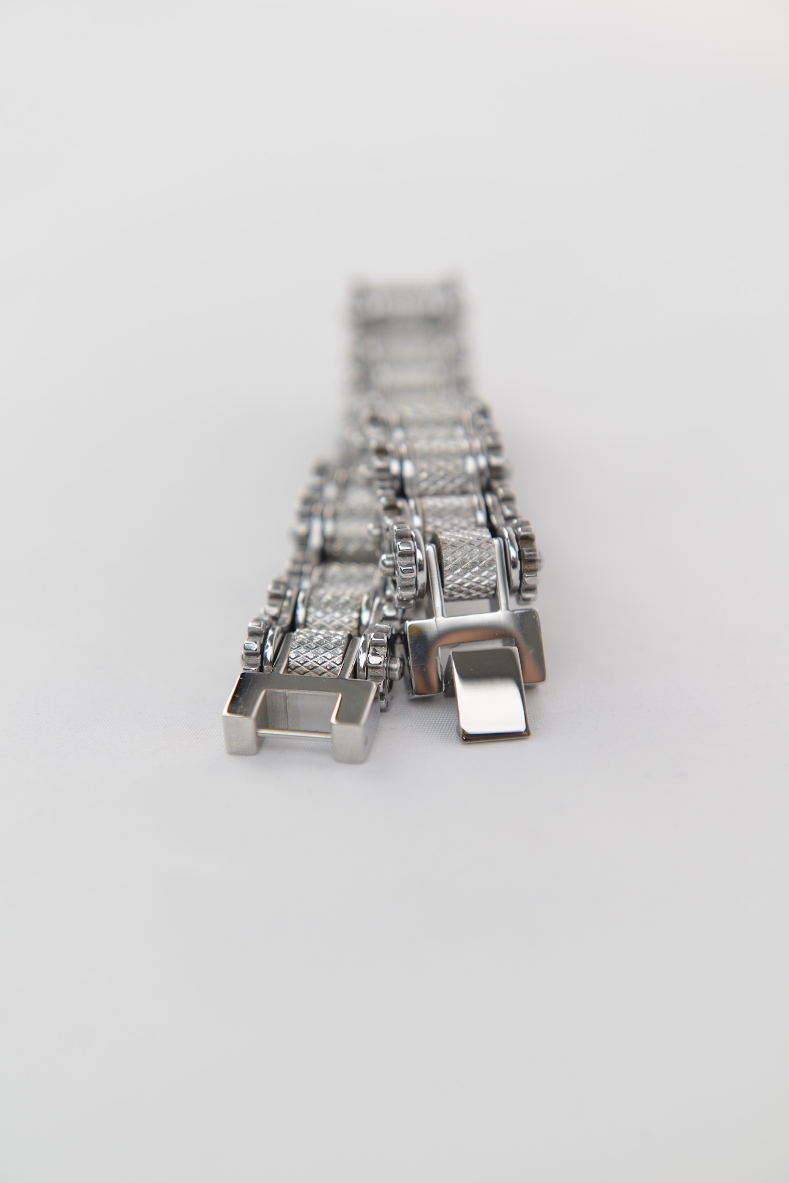 “Gear Mesh Armor Bracelet”（ギアメッシュアーマーブレスレット）