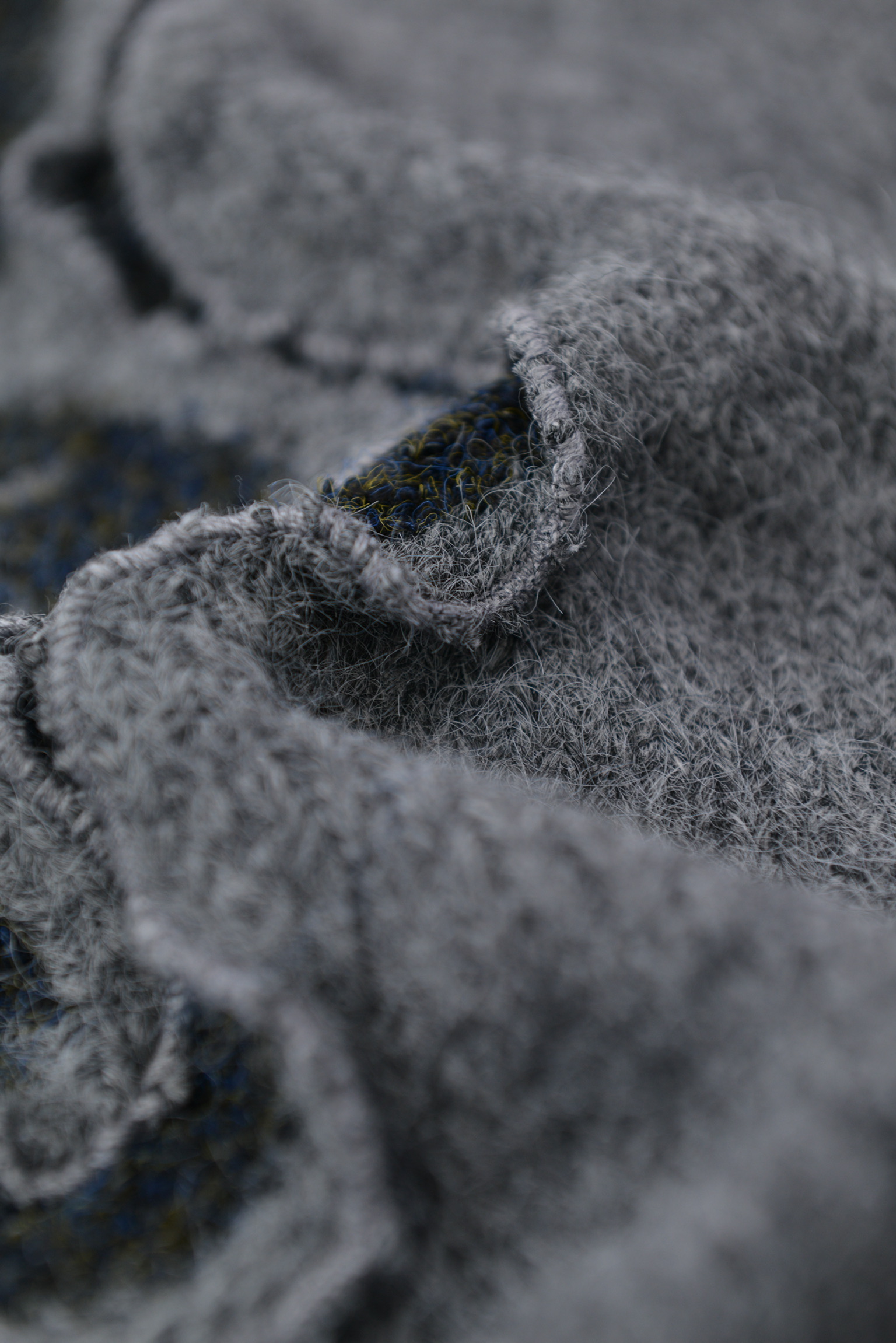 Silent Figure Knit（サイレント・フィギュア ニット）Gray サイズ: M