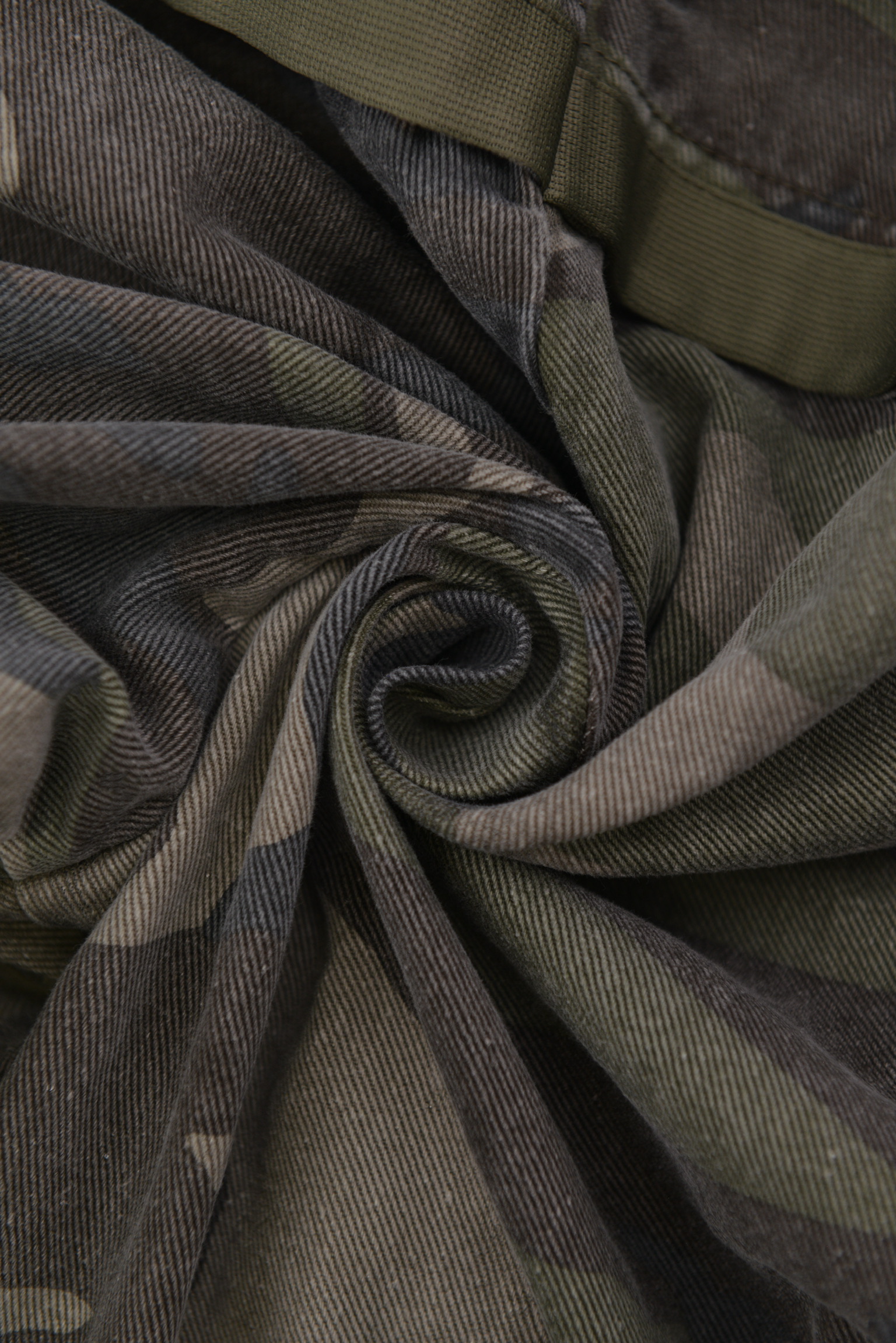 ミリタリー Luxe Camo カーゴパンツ サイズ: M