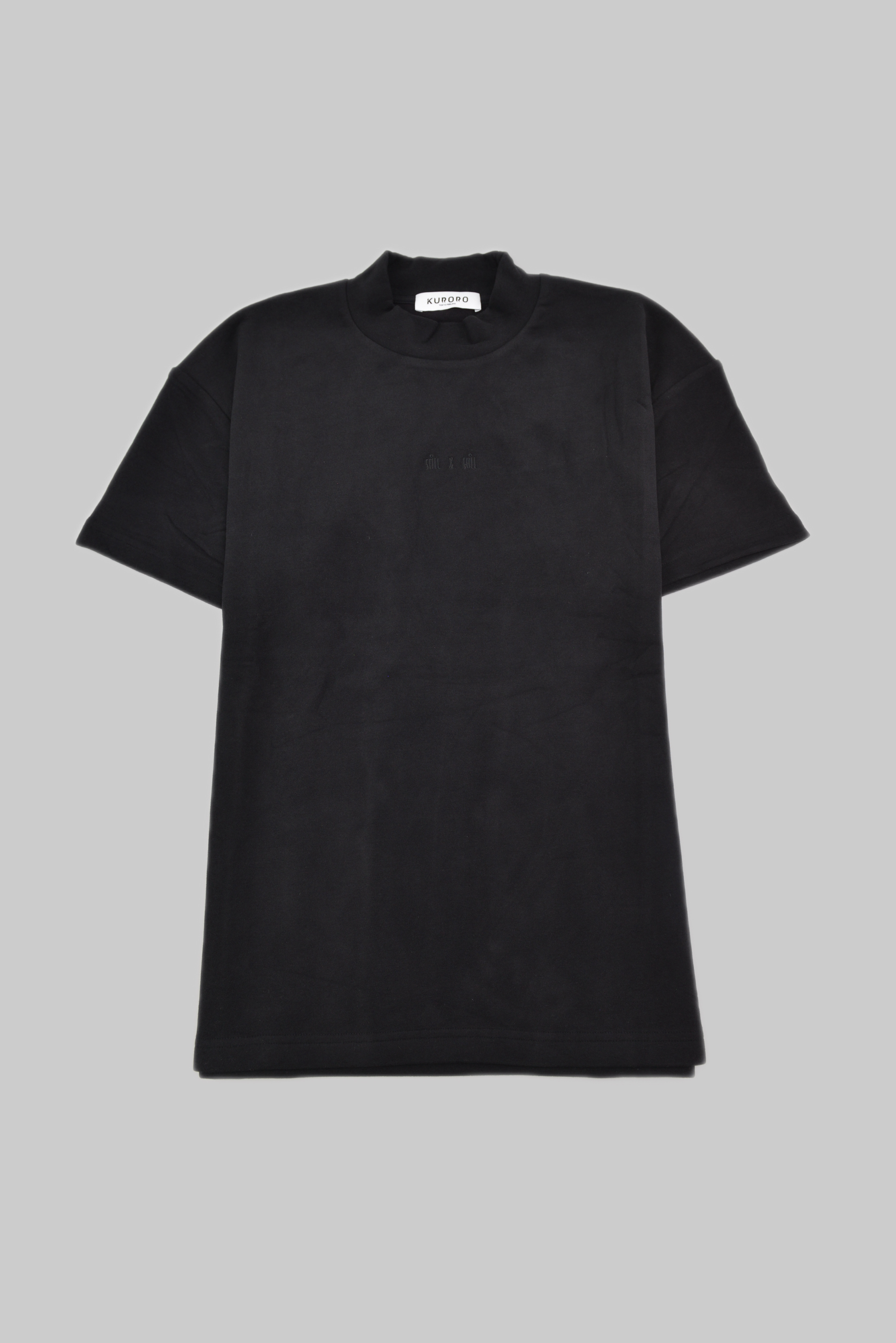 KURORO スウェードタッチモックネックTシャツ / KURORO Suede Touch Mock Neck Tee サイズ: S