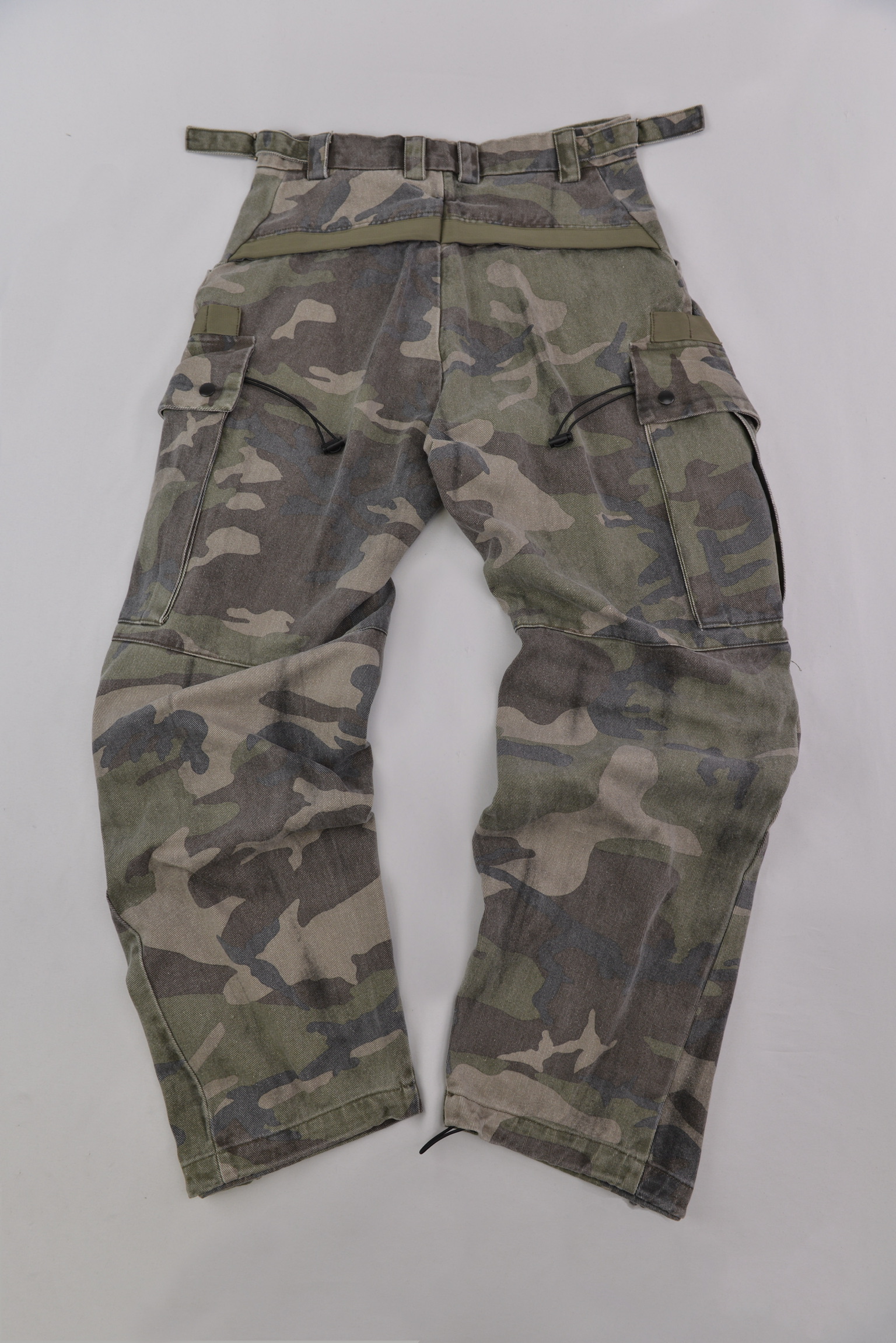 ミリタリー Luxe Camo カーゴパンツ サイズ: M