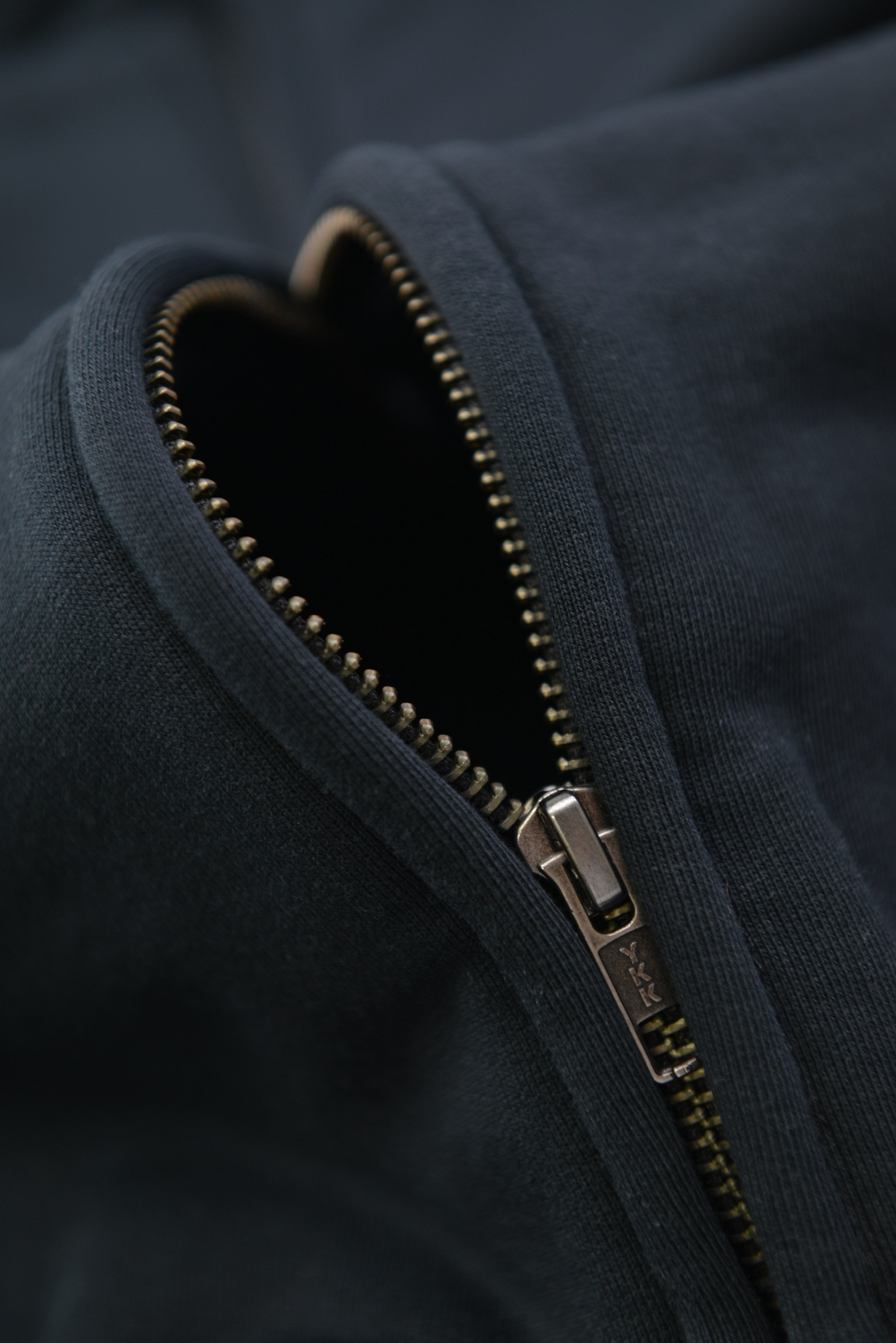 KURORO Minimal Cropped Zip Hoodie（ミニマル クロップド ジップ フーディ サイズ: S