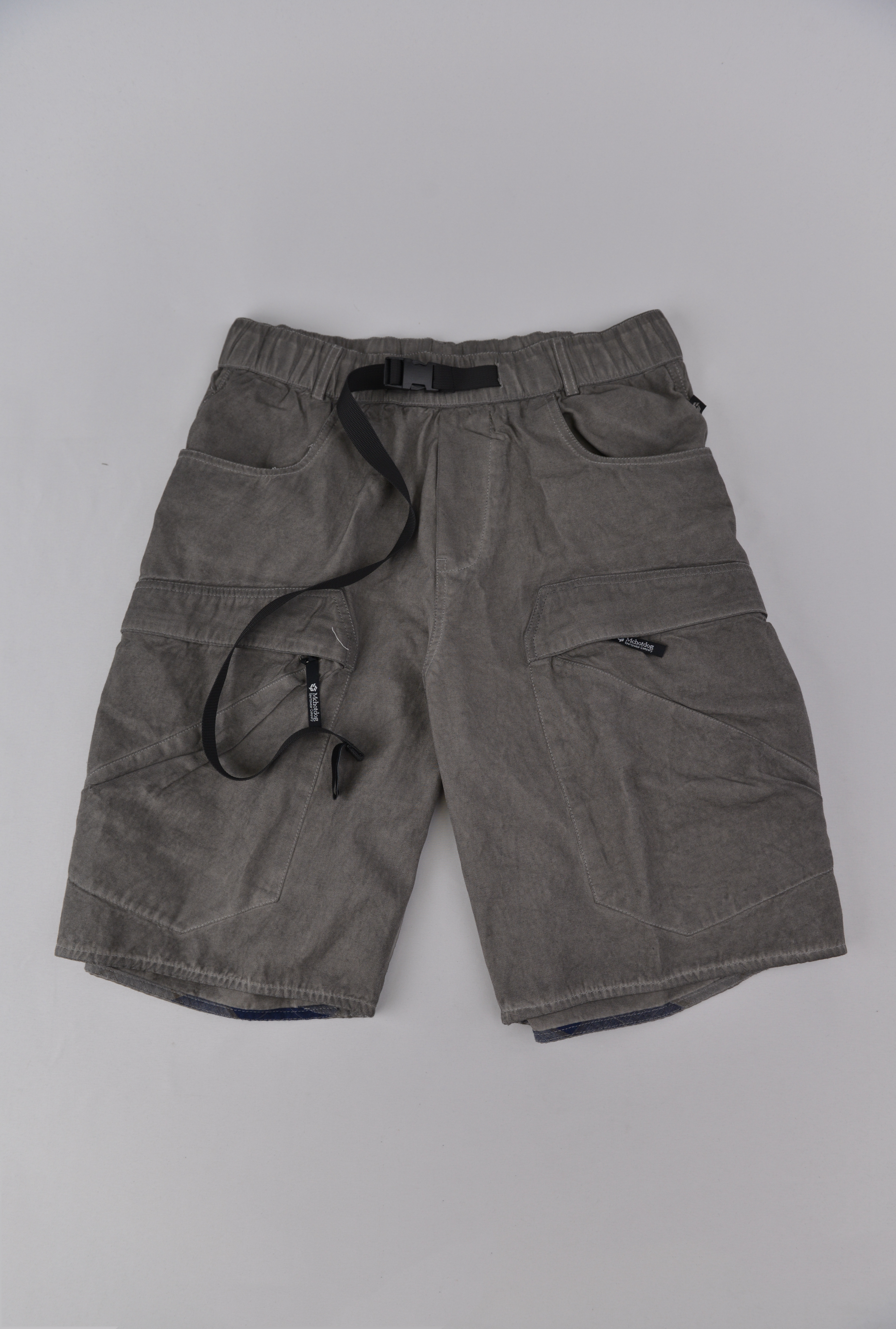 ウォッシュドチャコール テックカーゴショーツ