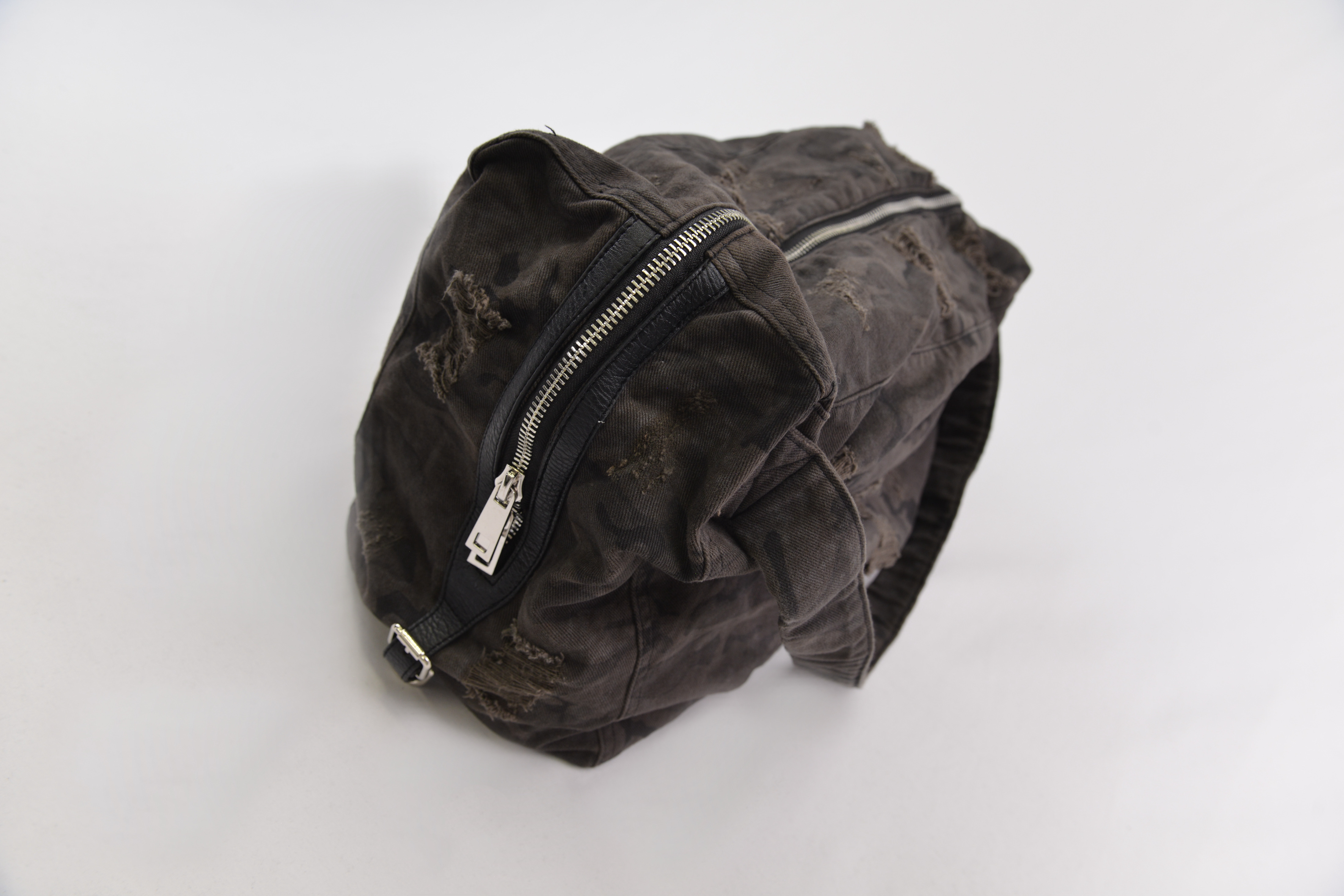 KURORO Distressed Camo Duffel Bag （クロロ ディストレスト カモ ダッフルバッグ）　ブラックカモ