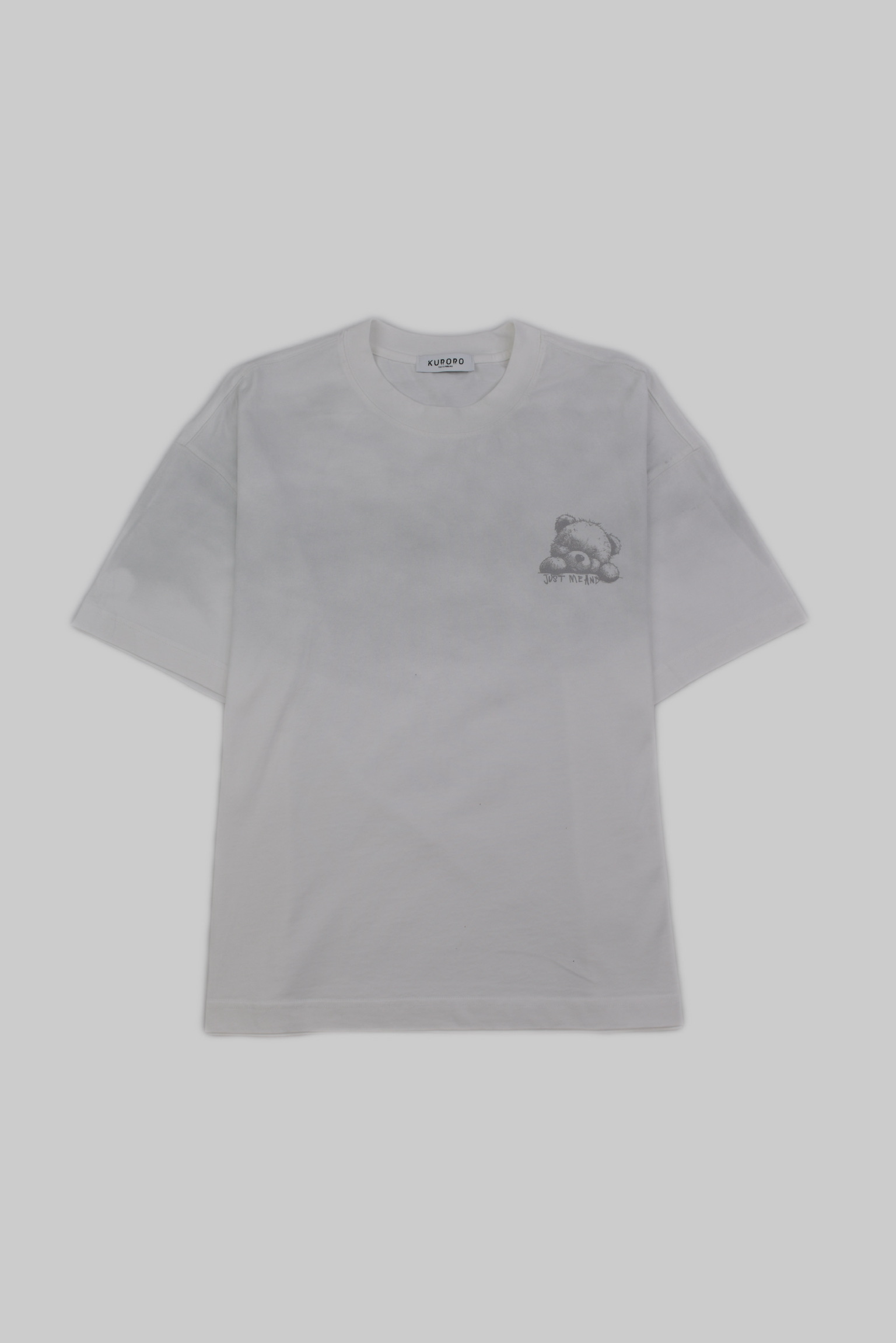 “JUST ME AND THE WORLD” ベアーTシャツ     White