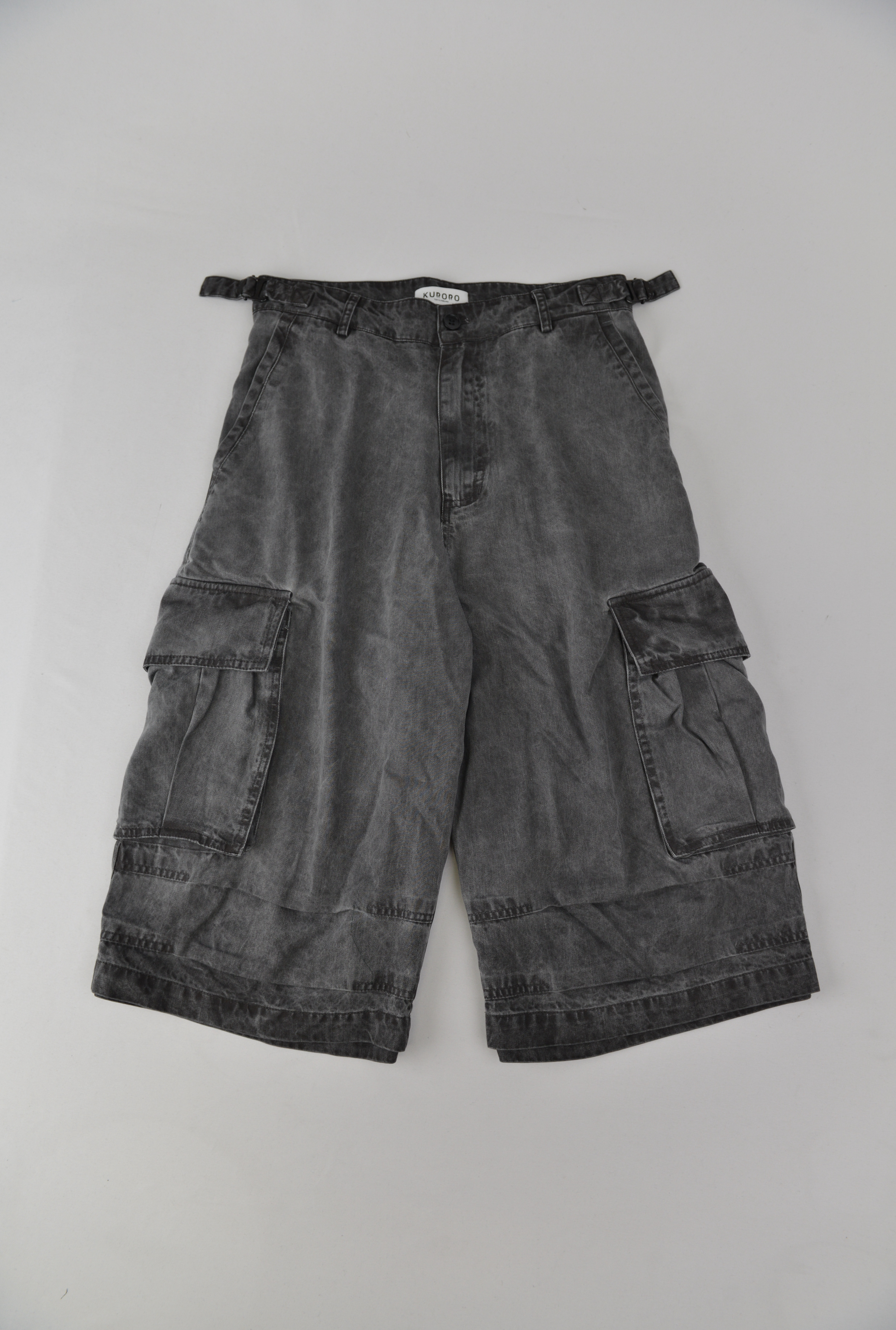 カーゴショーツ　ライトグレー