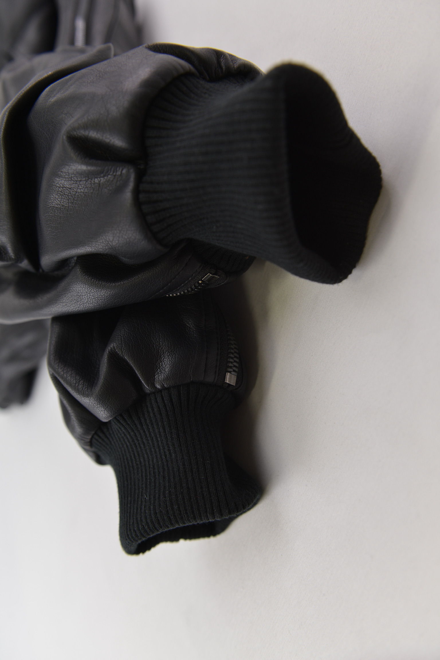 KURORO マルチポケット レザーボンバージャケット　Black サイズ: M