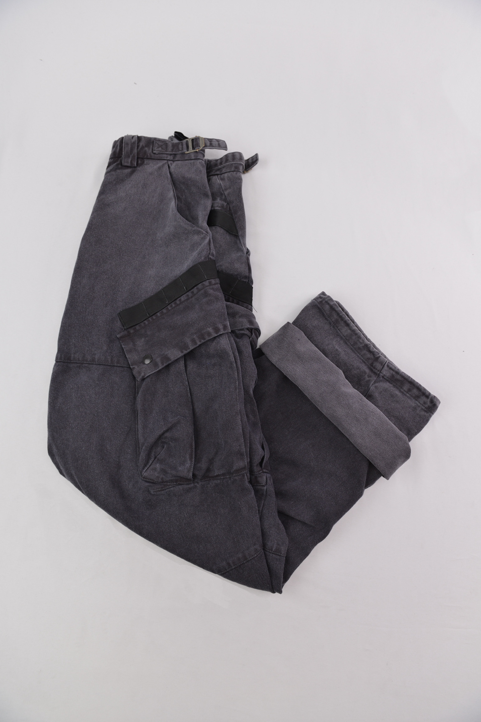 ウォッシュド ブラック カーゴパンツ / Washed Black Cargo Pants サイズ: M