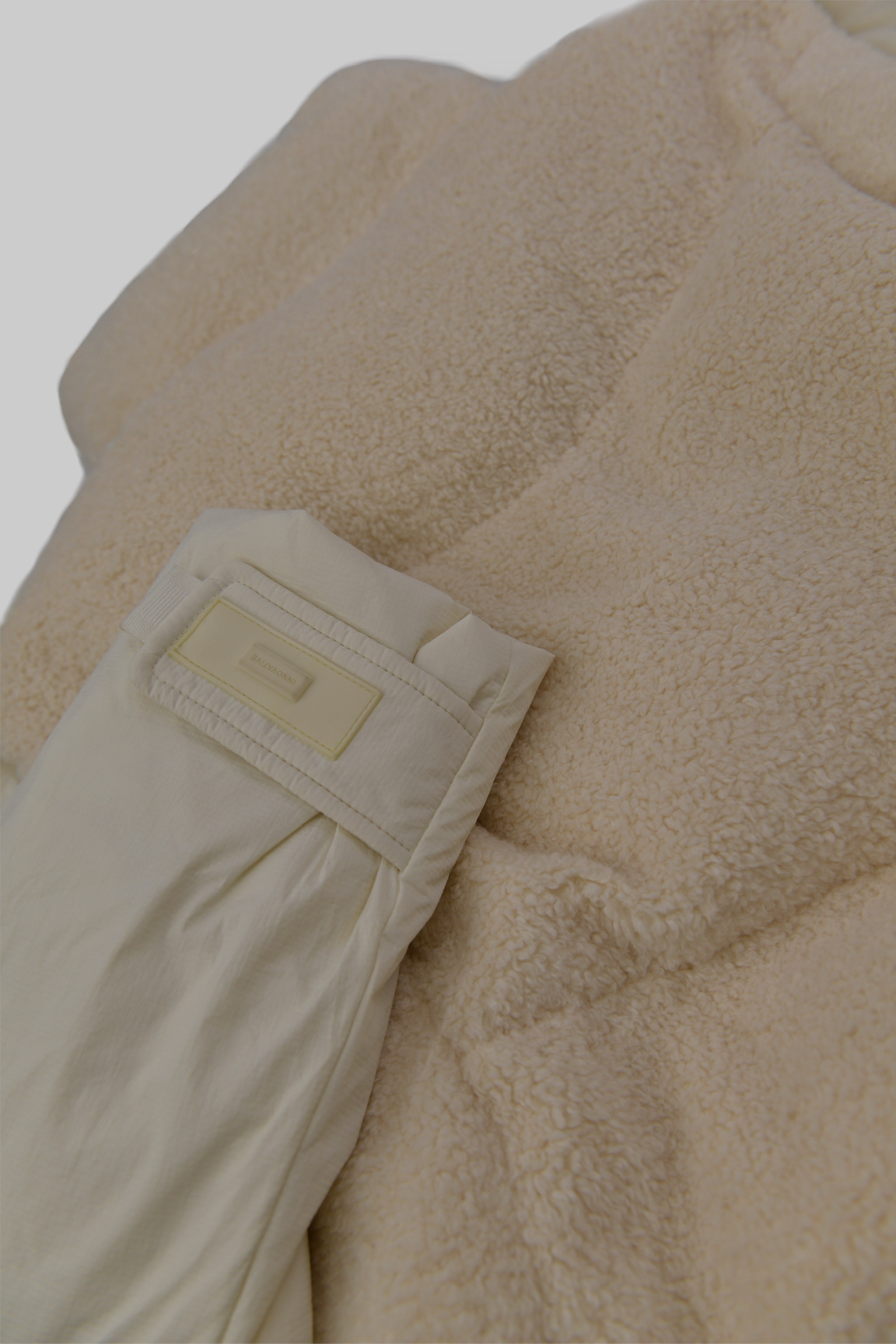 KURORO Hybrid Boa Down Jacket（ハイブリッドボアダウンジャケット） ホワイト サイズ: M