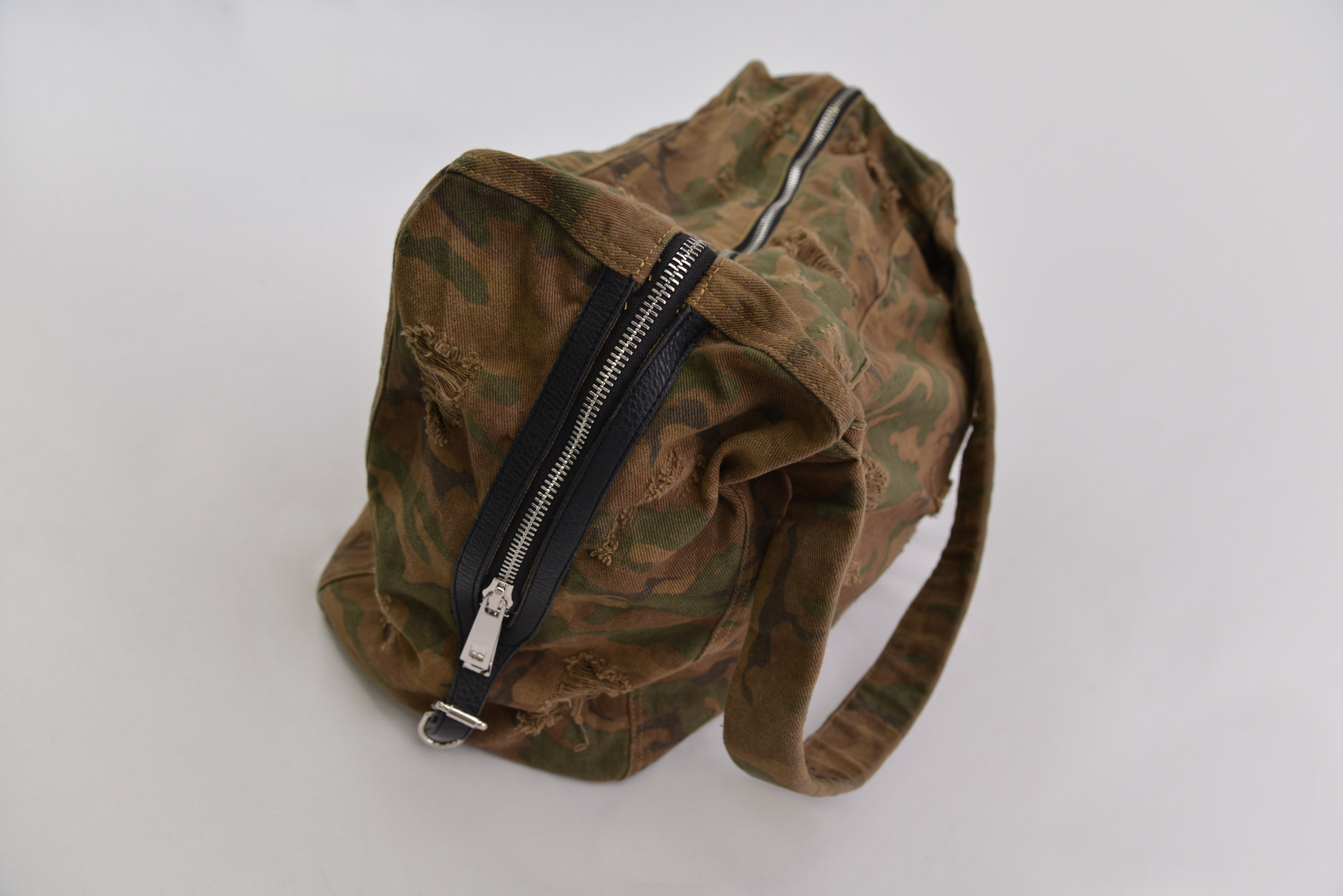 KURORO Tactical Multi-Pocket Crossbody Bag （クロロ タクティカル マルチポケット クロスボディバッグ）ブラウンカモ