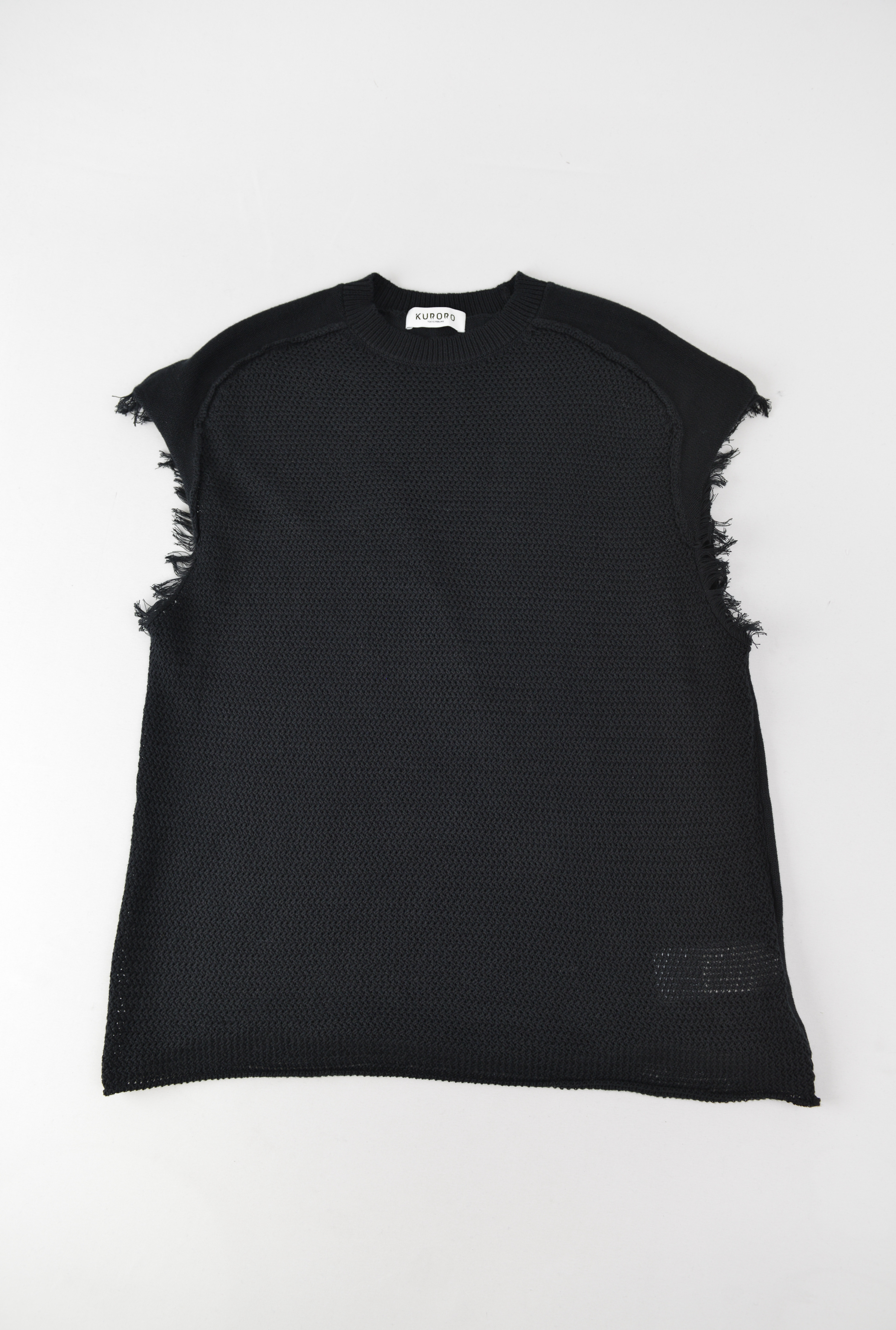 ダメージ加工ノースリーブニット