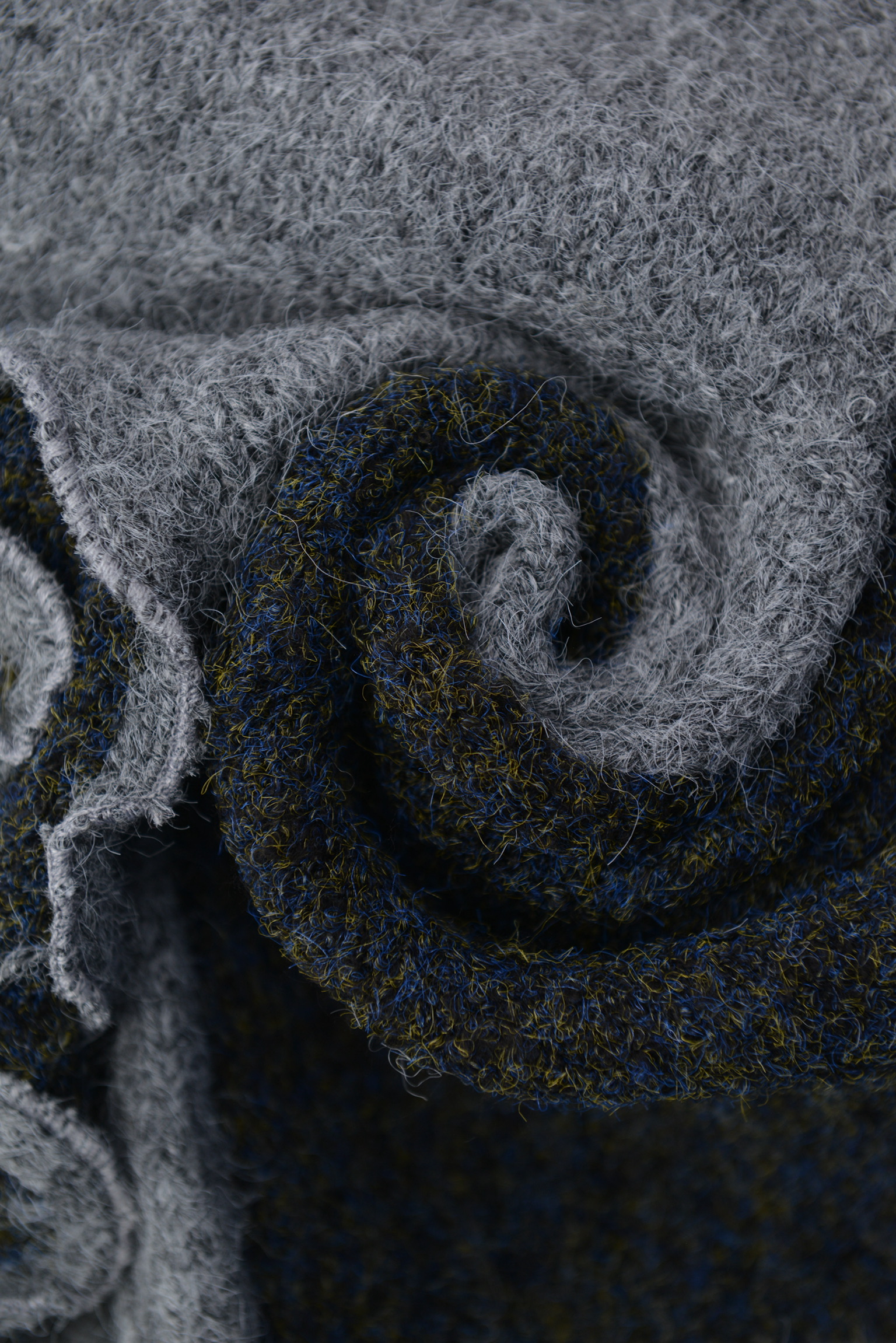 Silent Figure Knit（サイレント・フィギュア ニット）Gray サイズ: M