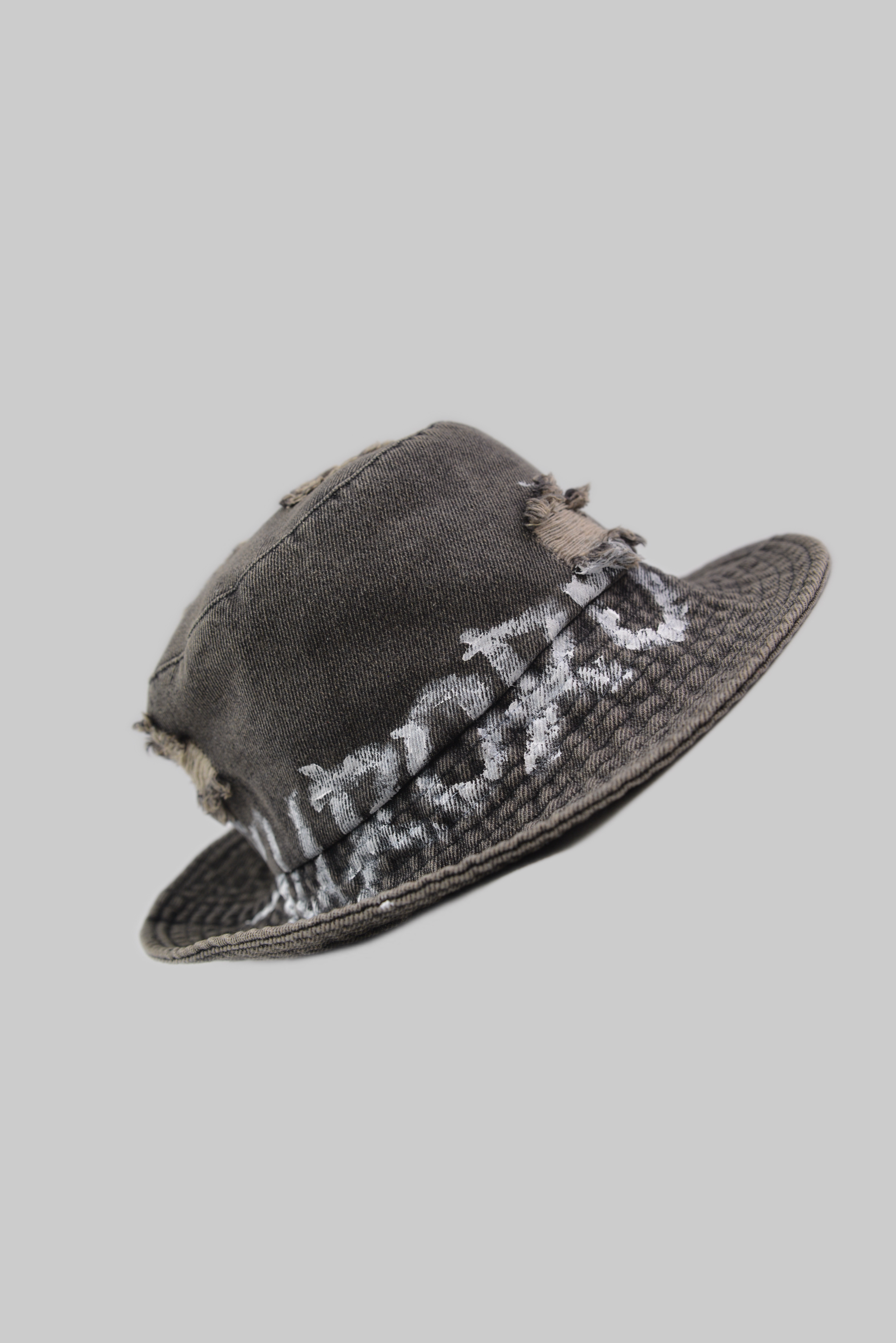 KURORO Distressed Graffiti Bucket Hat」 （クロロディストレスト グラフィティ バケットハット）グレー
