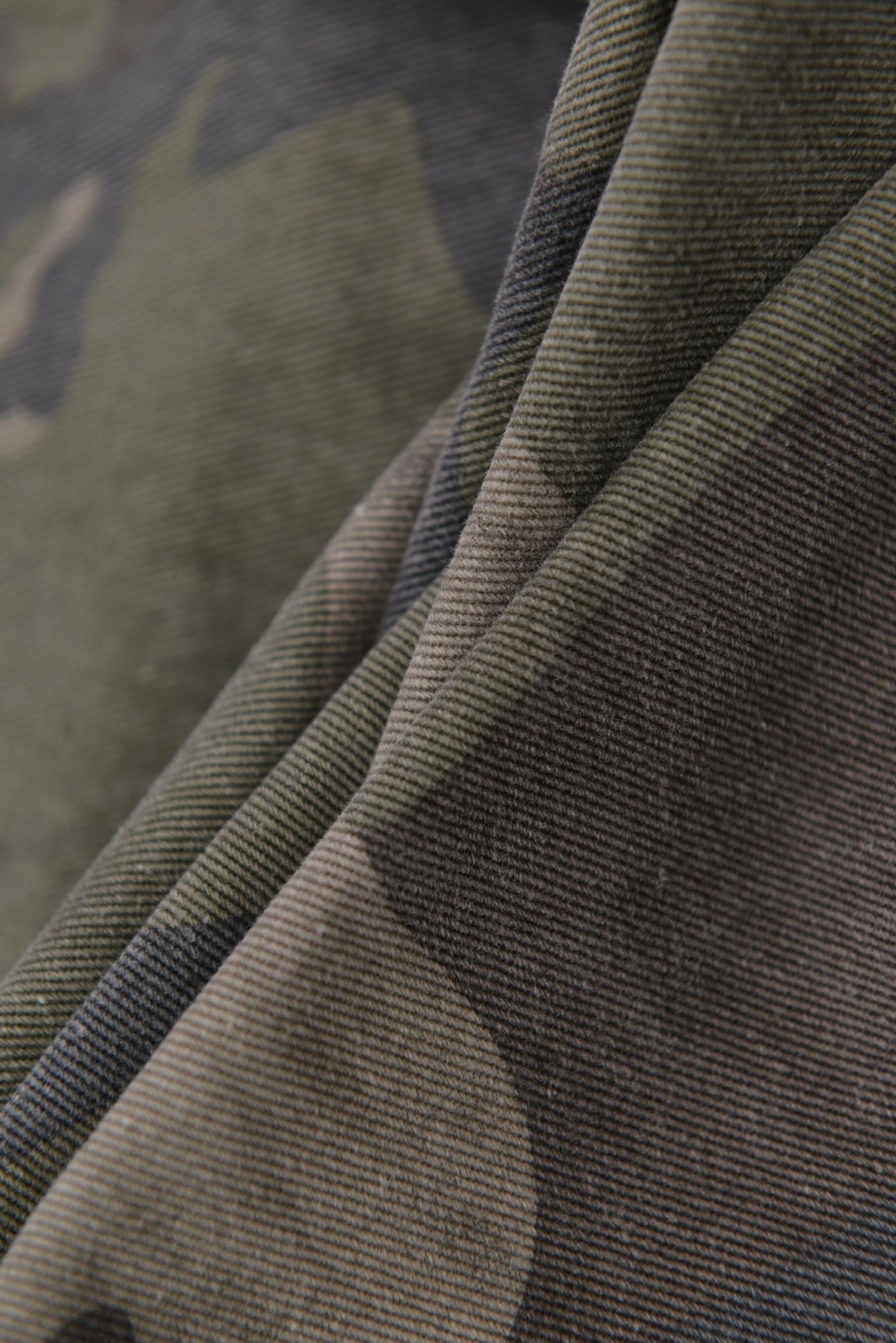 ミリタリー Luxe Camo カーゴパンツ サイズ: M