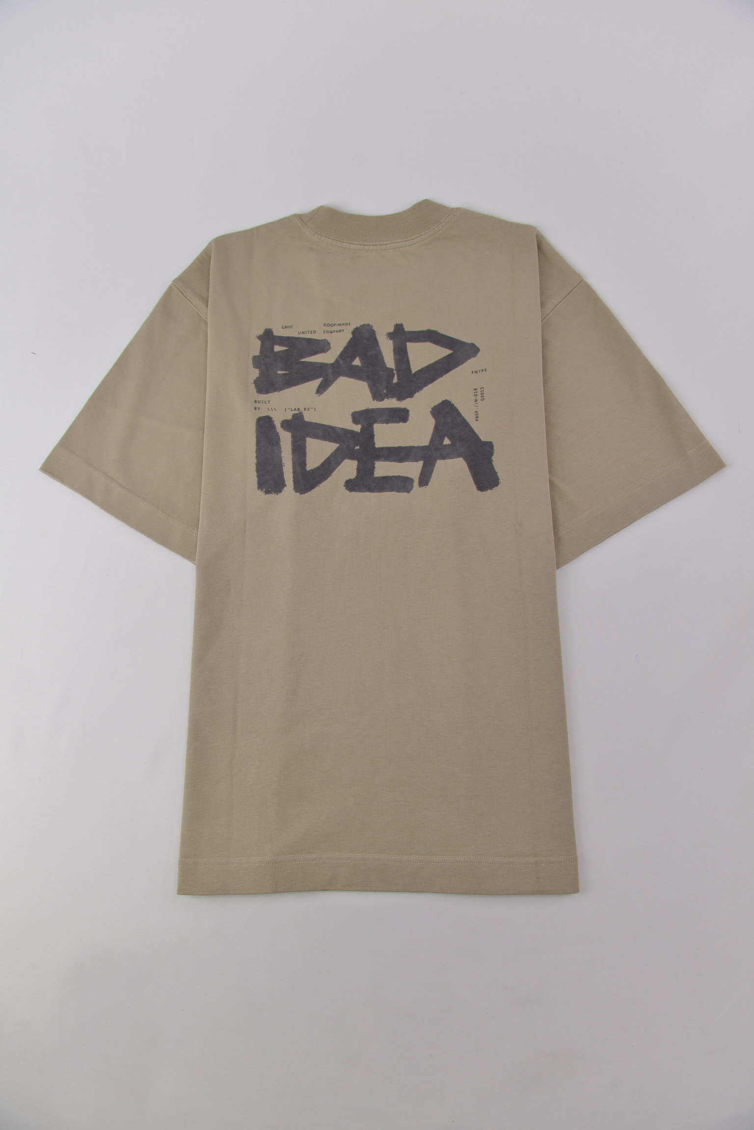 BAD IDEA バックプリント Tシャツ – ベージュ サイズ: M