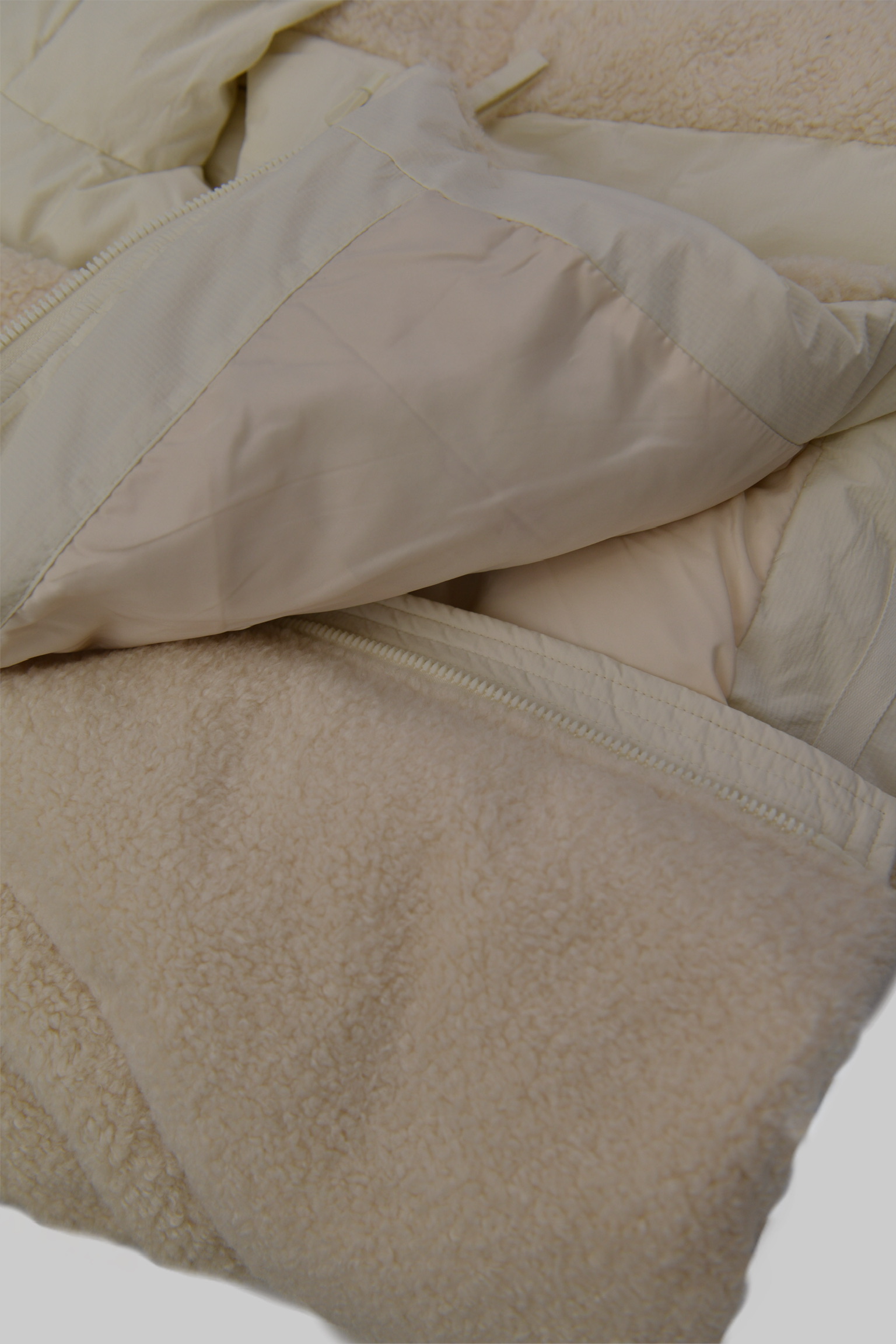 KURORO Hybrid Boa Down Jacket（ハイブリッドボアダウンジャケット） ホワイト サイズ: M