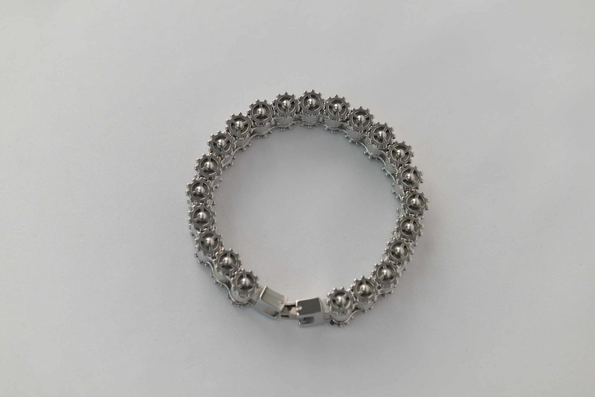 “Gear Mesh Armor Bracelet”（ギアメッシュアーマーブレスレット）