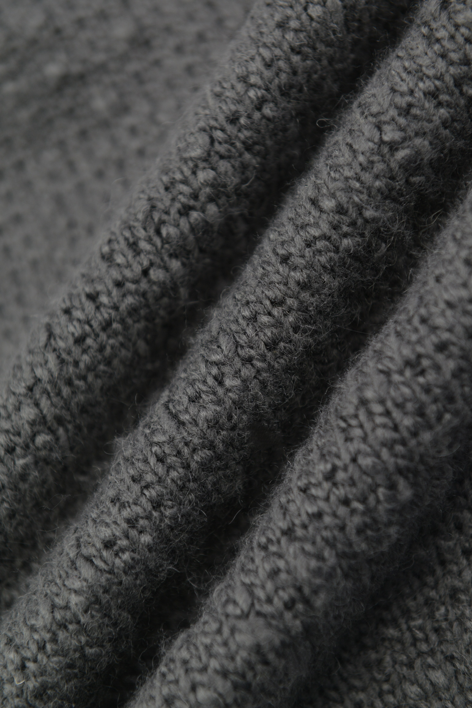 エッセンシャル ニットプルオーバー KURORO Essential Knit Pullover  グレー サイズ: M