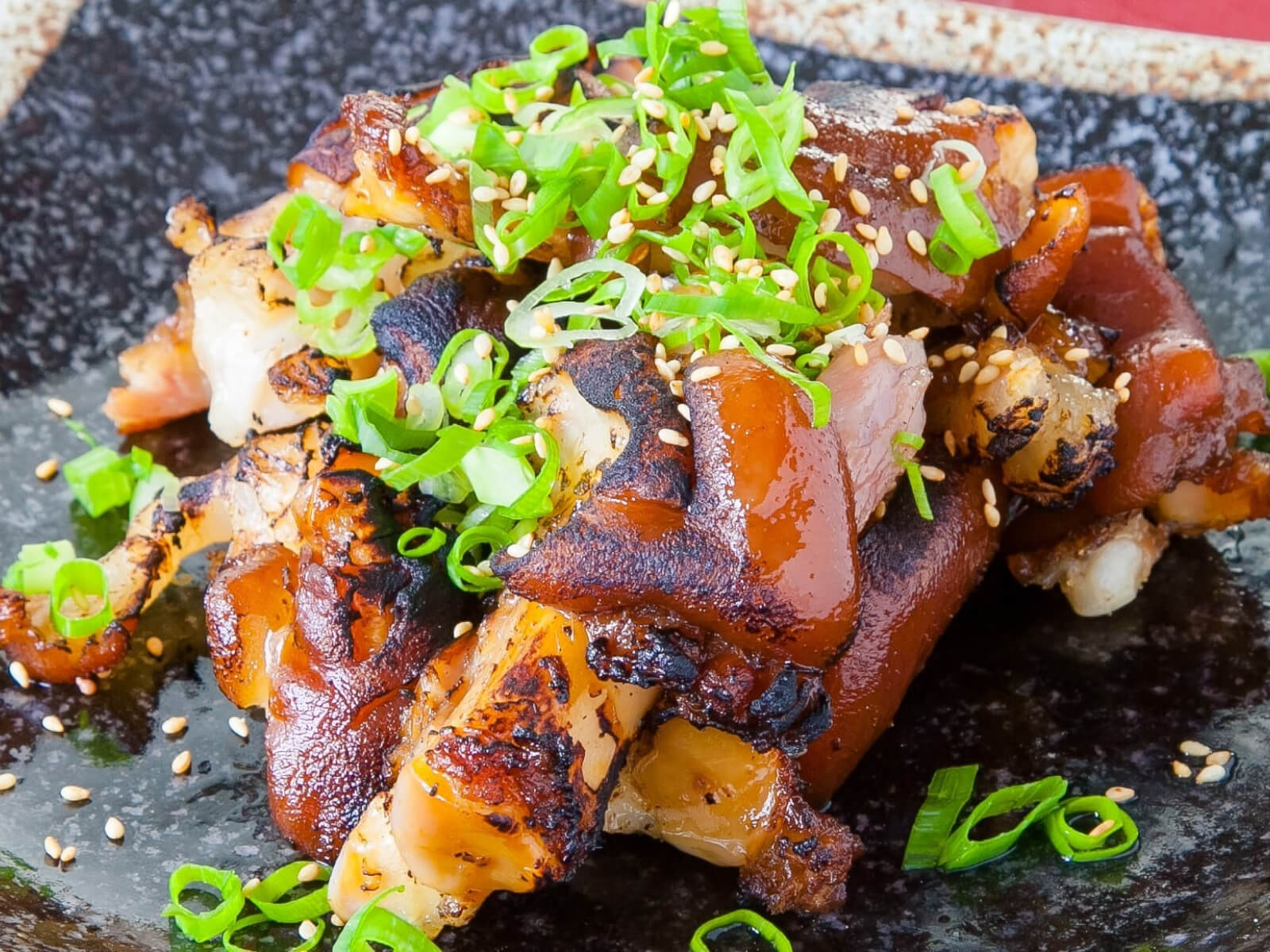 【期間限定割引中！】松カル名物！炙り豚足