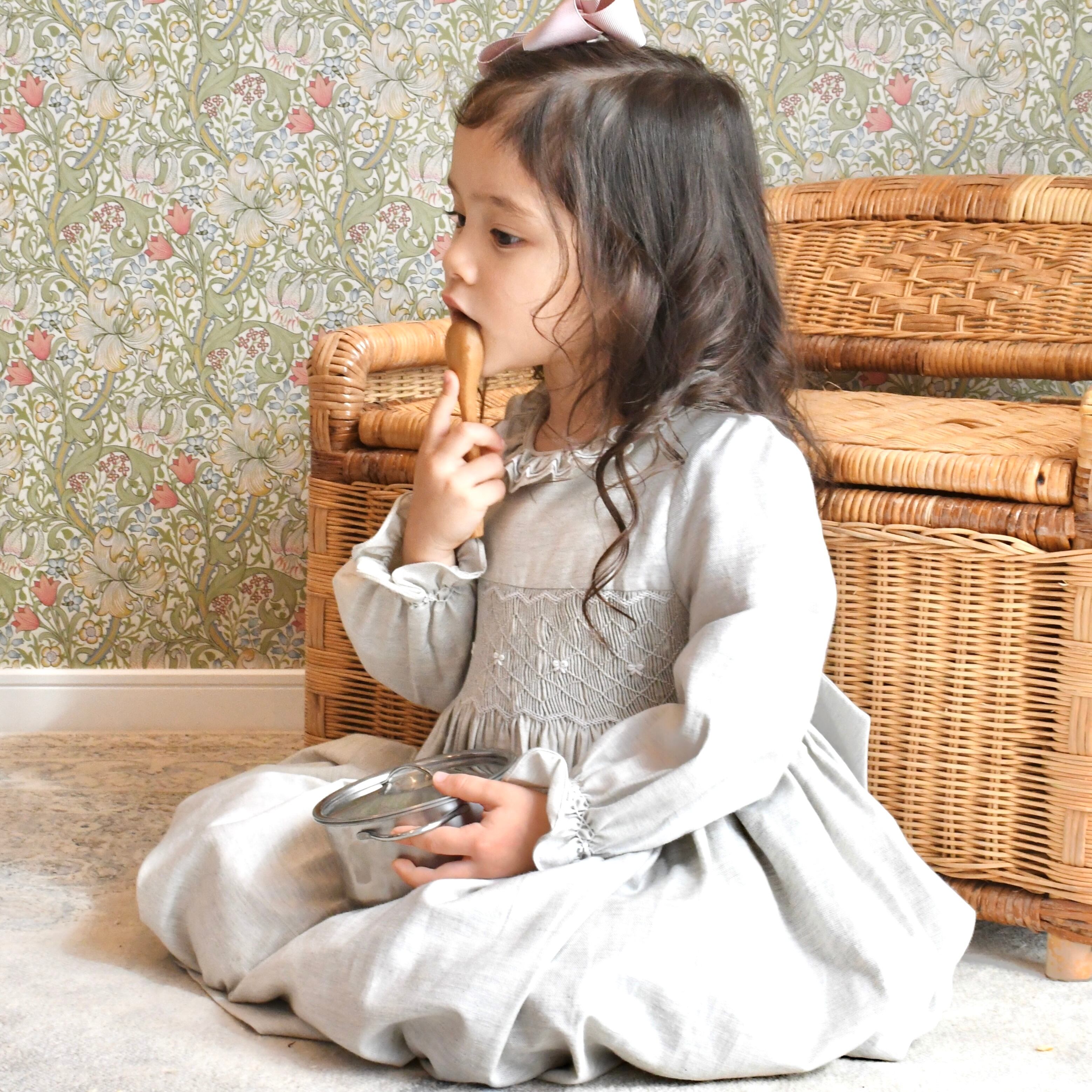  【Last 3Y】Hars Light Grey スモッキングワンピース｜Kidiwi サイズ: 3Y(98cm)