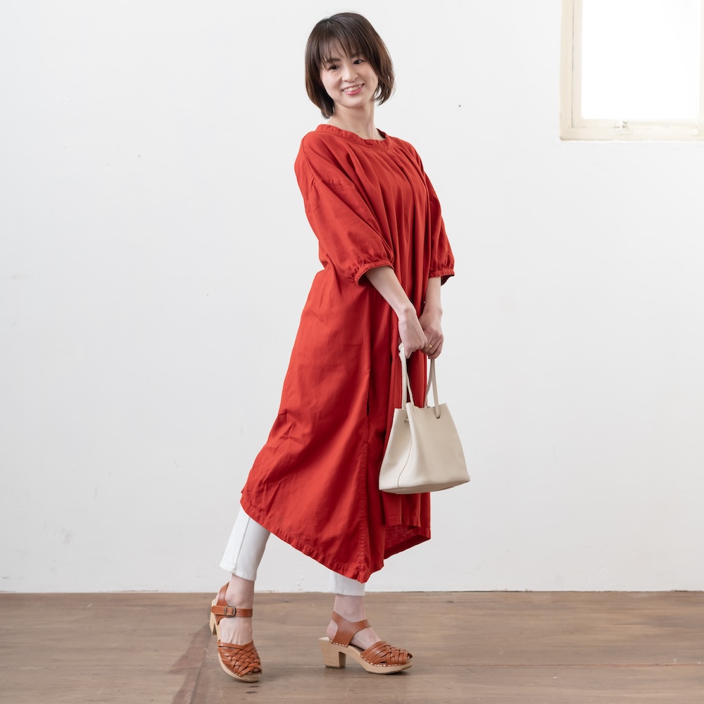 パフスリーブリネンワンピース