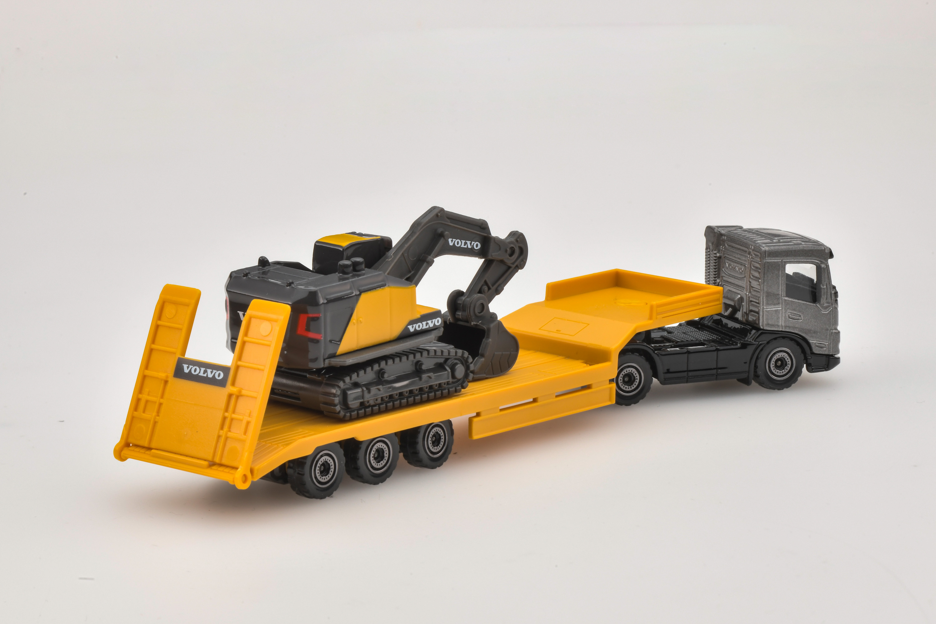 ボルボ FMX トレーラー トラック/ボルボ EC950F エクスカヴェーター/VOLVO FMX TRAILER TRUCK/FLIEGL LONG TRANSPORTER FOR VOLVO/VOLVO EC950F EXCAVATOR