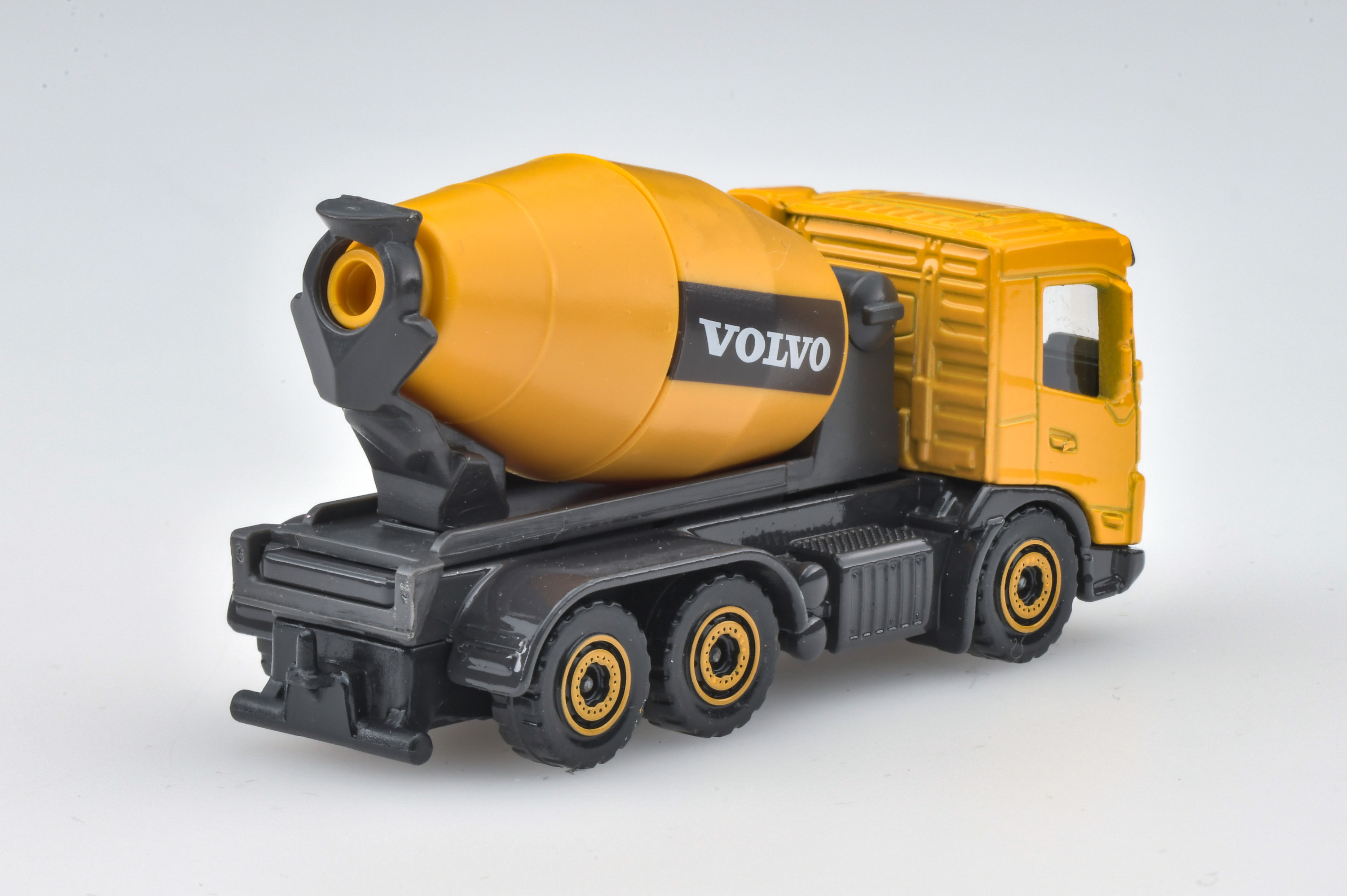 ボルボ FMX セメント ミキサー/VOLVO FMX CEMENT MIXER