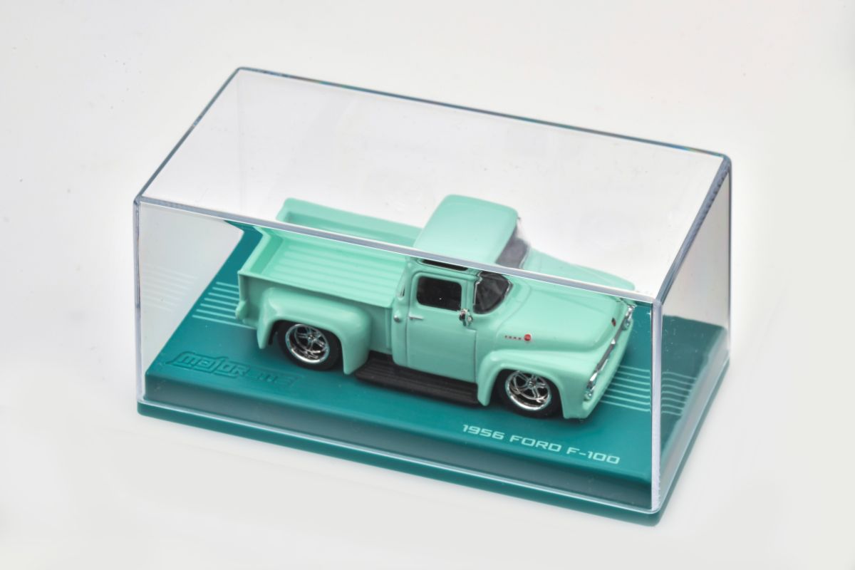 1956 フォード F-100 専用ケース付き