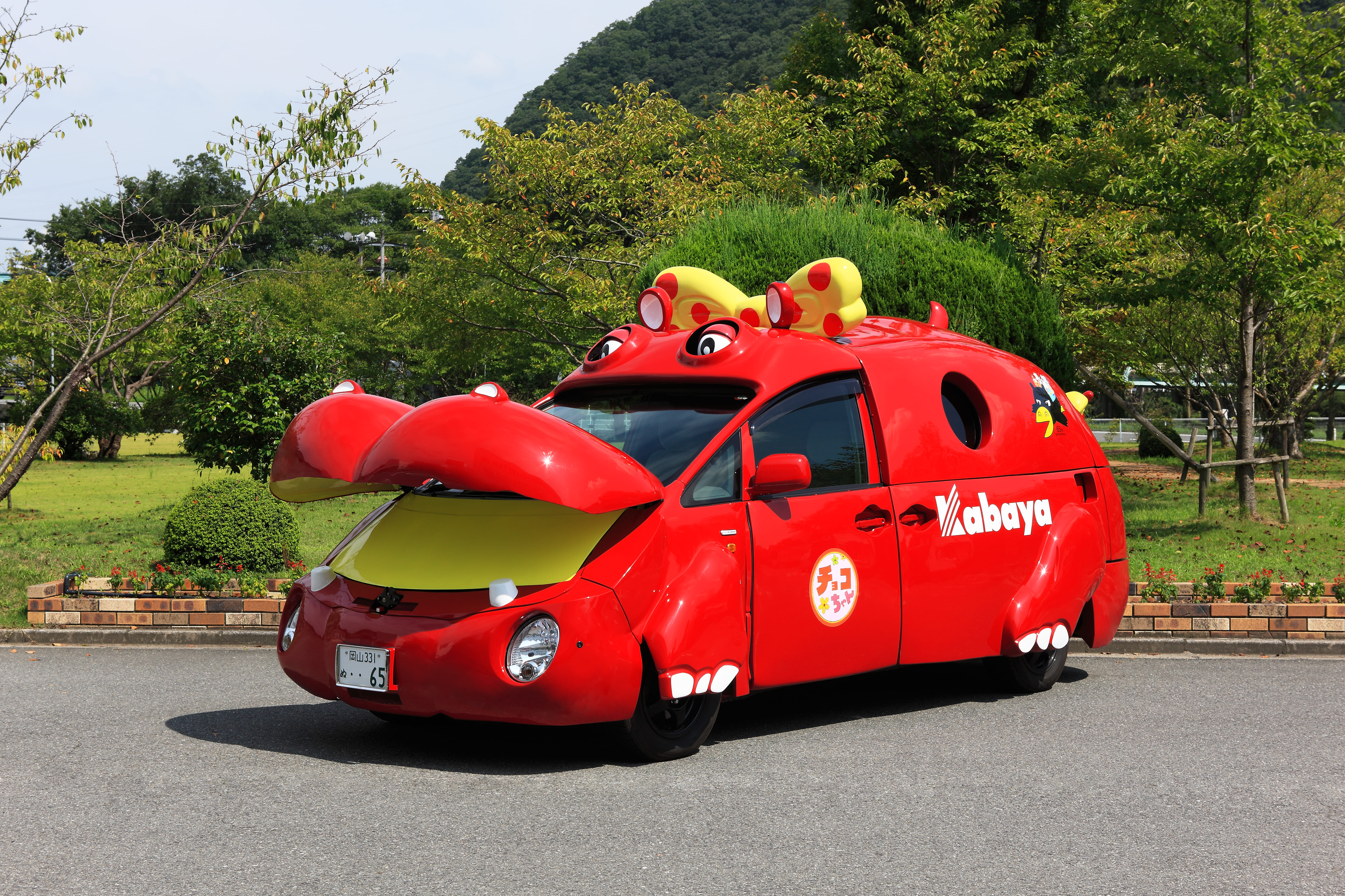 カバヤ食品のカバ車「チョコちゃん」
