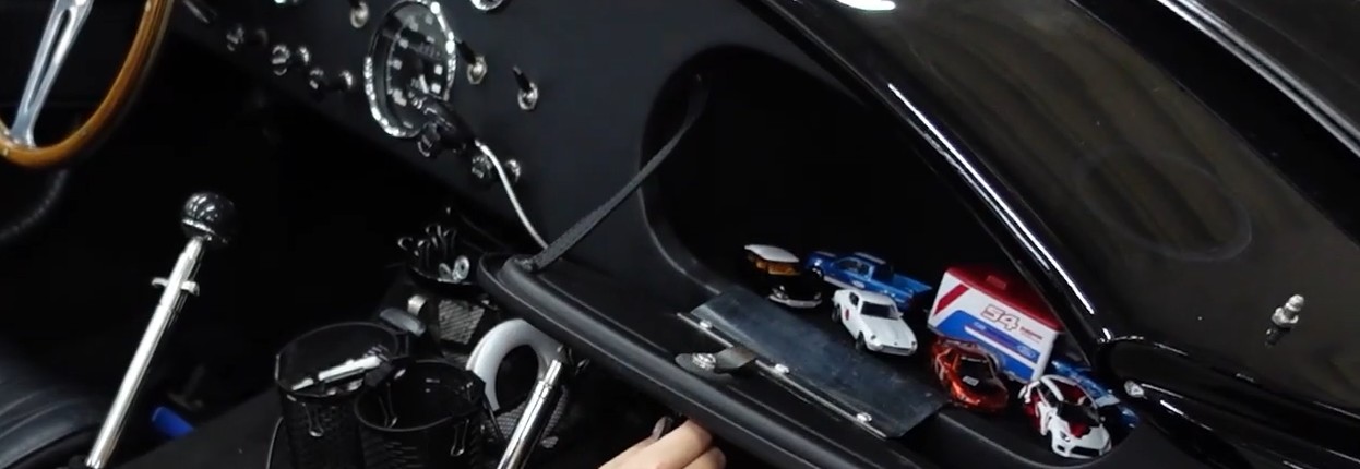 蛇女さんが選んだマジョレットのミニカー。マツダ RX-7、スズキ スイフト スポーツ、DS21、ダットサン 260Z、フォード パフォーマンス トレーラー