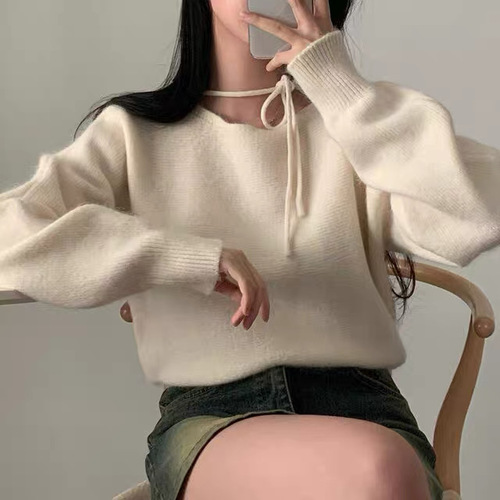 ネックリボンニット