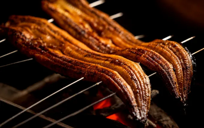 熟練の職人技「ふっくらやわらか」を 徹底的に追求した焼きと蒸し