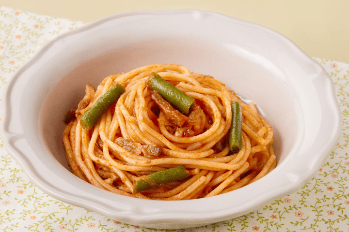 ちゅるっとくるくる 野菜とベーコンのナポリタン