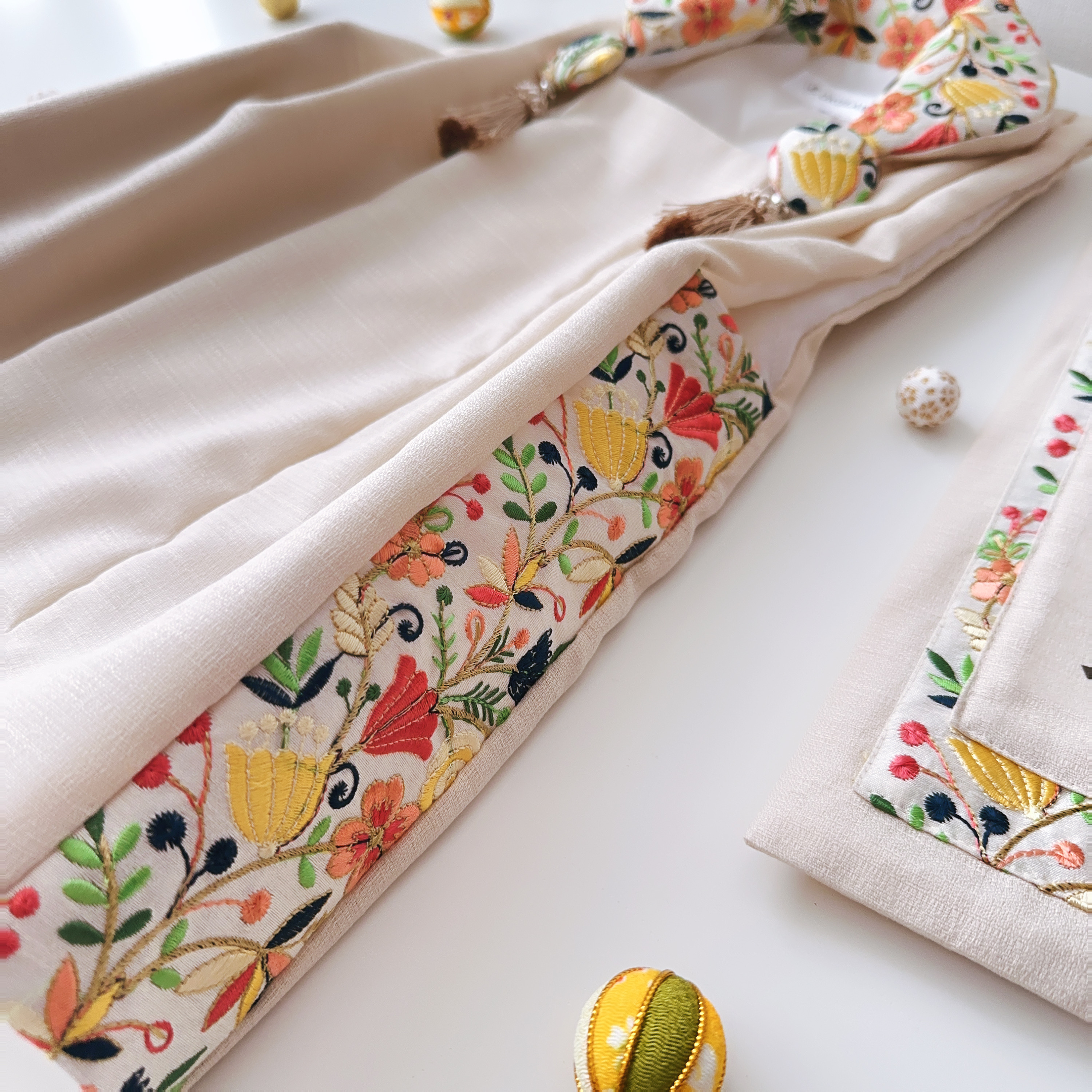 【単品】刺繍リボンの被布