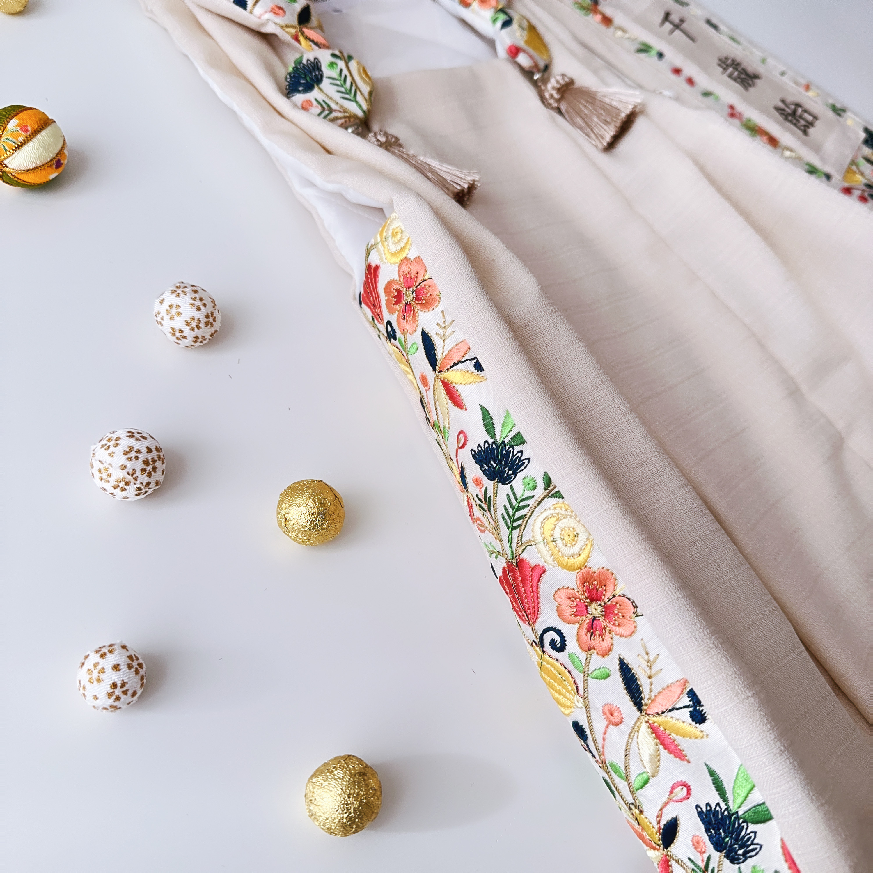 【単品】刺繍リボンの被布