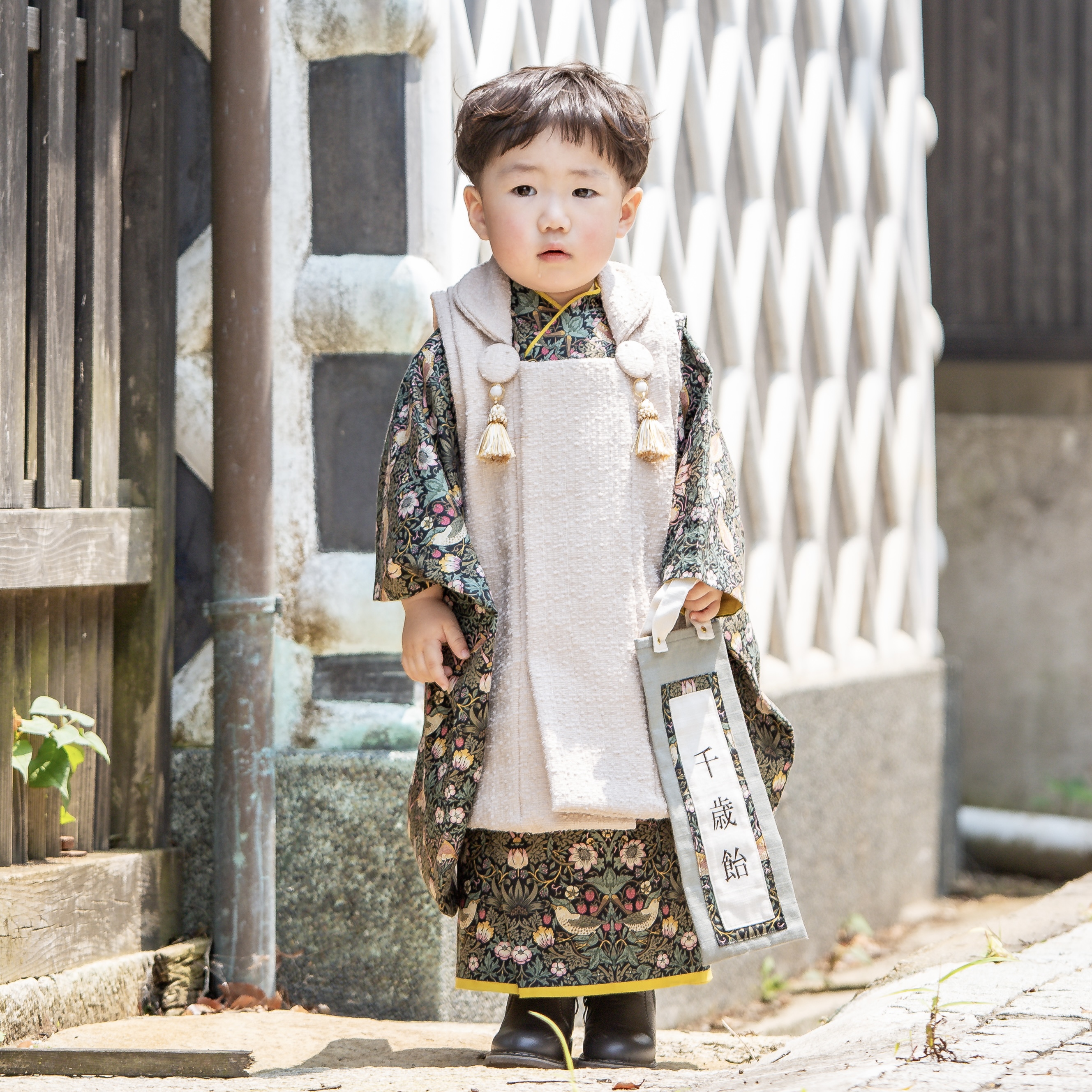【レンタル】３歳着物セット／いちご泥棒（BLACK） 千歳飴袋: なし