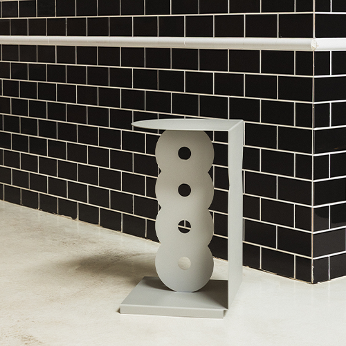 R table | Smoke