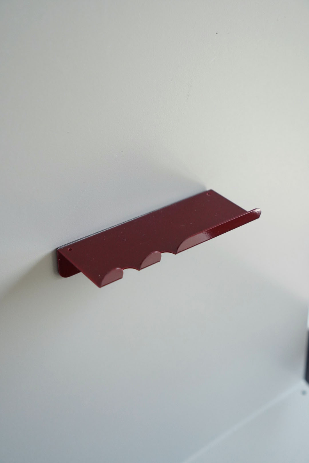Magnet Shelf カラー: Burgundy (Gloss)