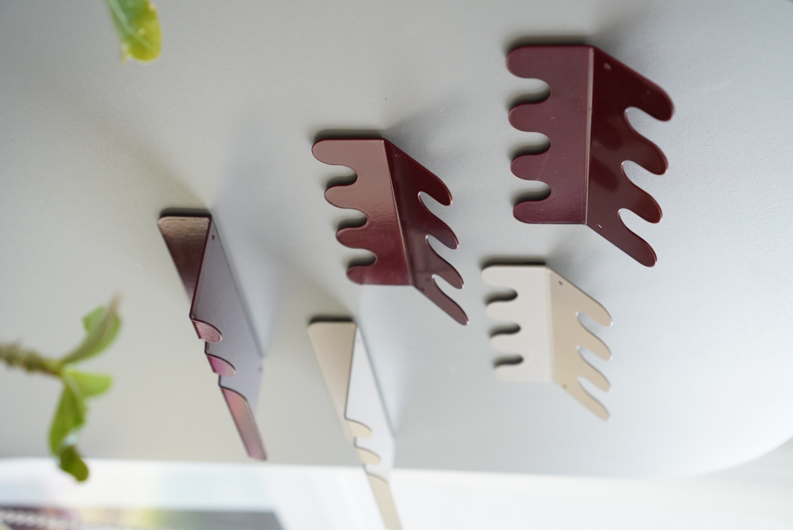 Magnet Hook カラー: Burgundy (Gloss)