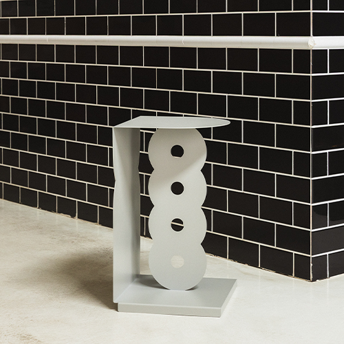 R table | Smoke