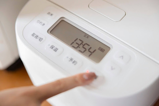 3. 炊飯：炊飯後に蒸らすのが大切