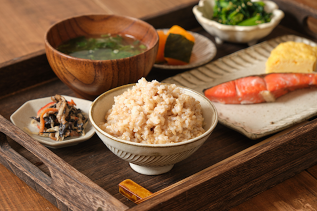 栄養バランスの良い和食朝食イメージ